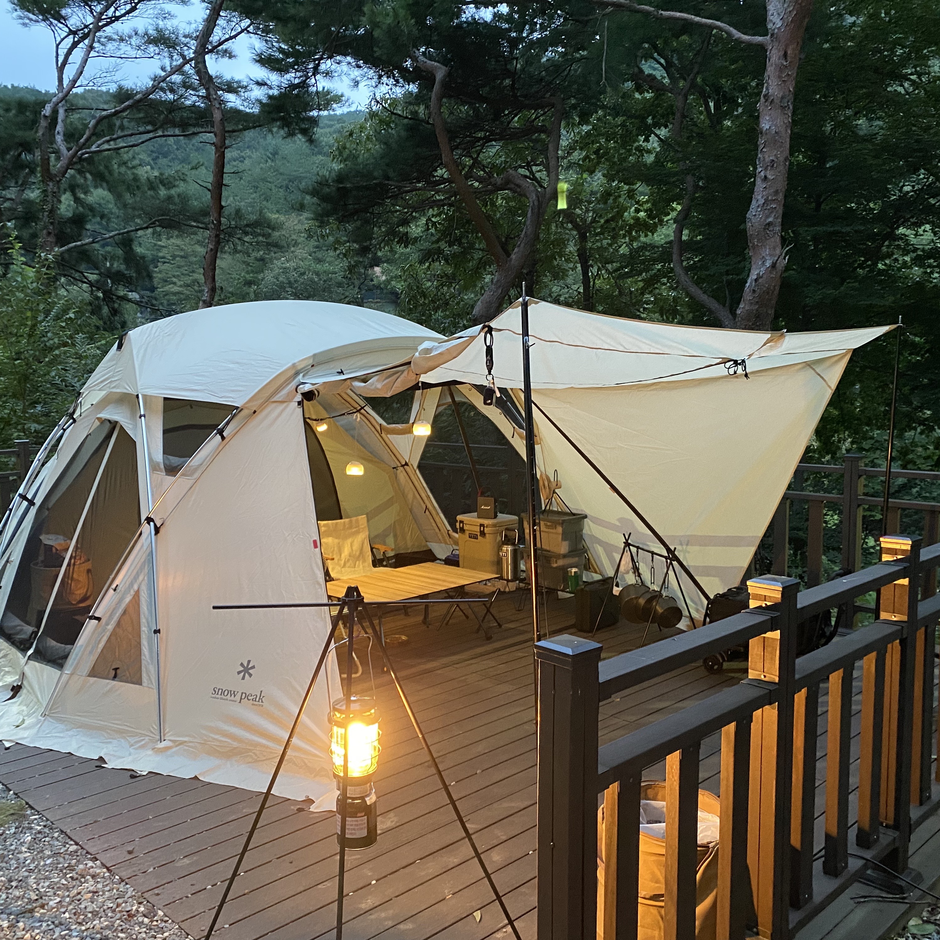 Snow Peak Living Shell Long Pro. Ivory 착용 스타일 - 1