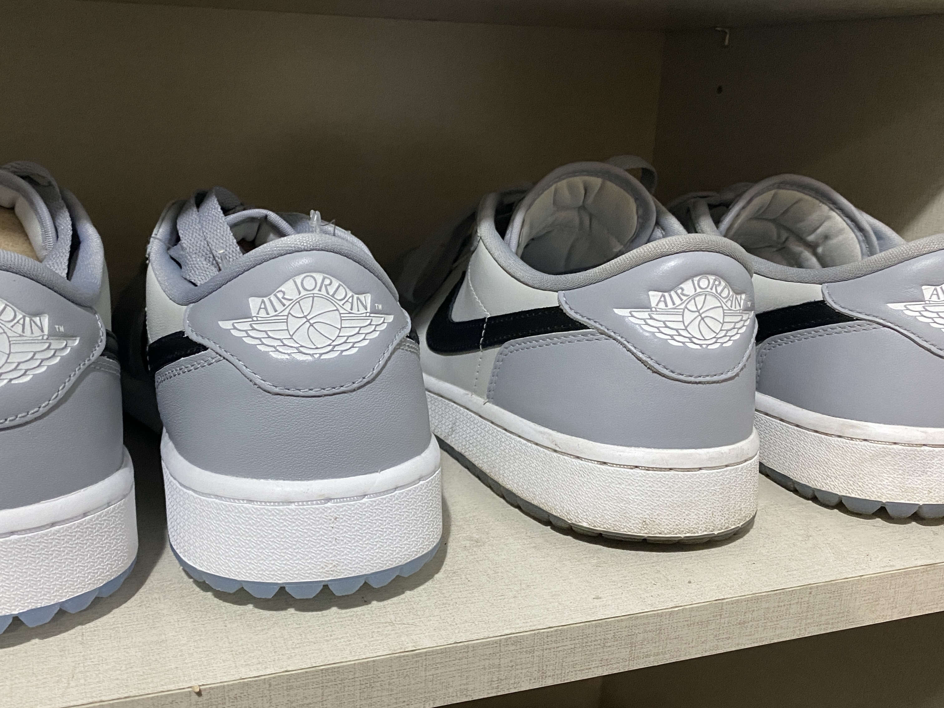 Jordan 1 Low Golf Wolf Grey 착용 스타일