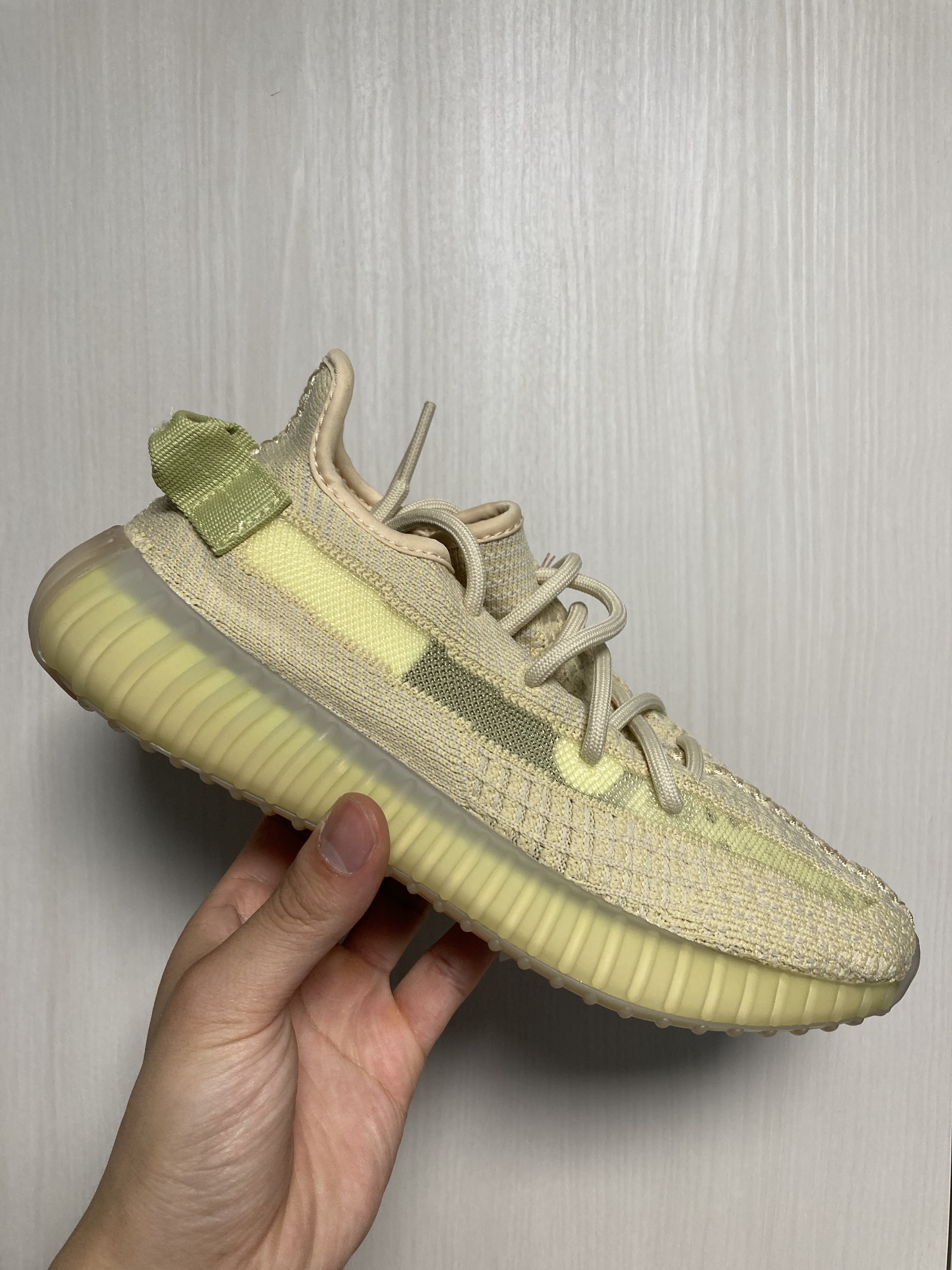 Adidas Yeezy Boost 350 V2 Flax 2020 착용 스타일