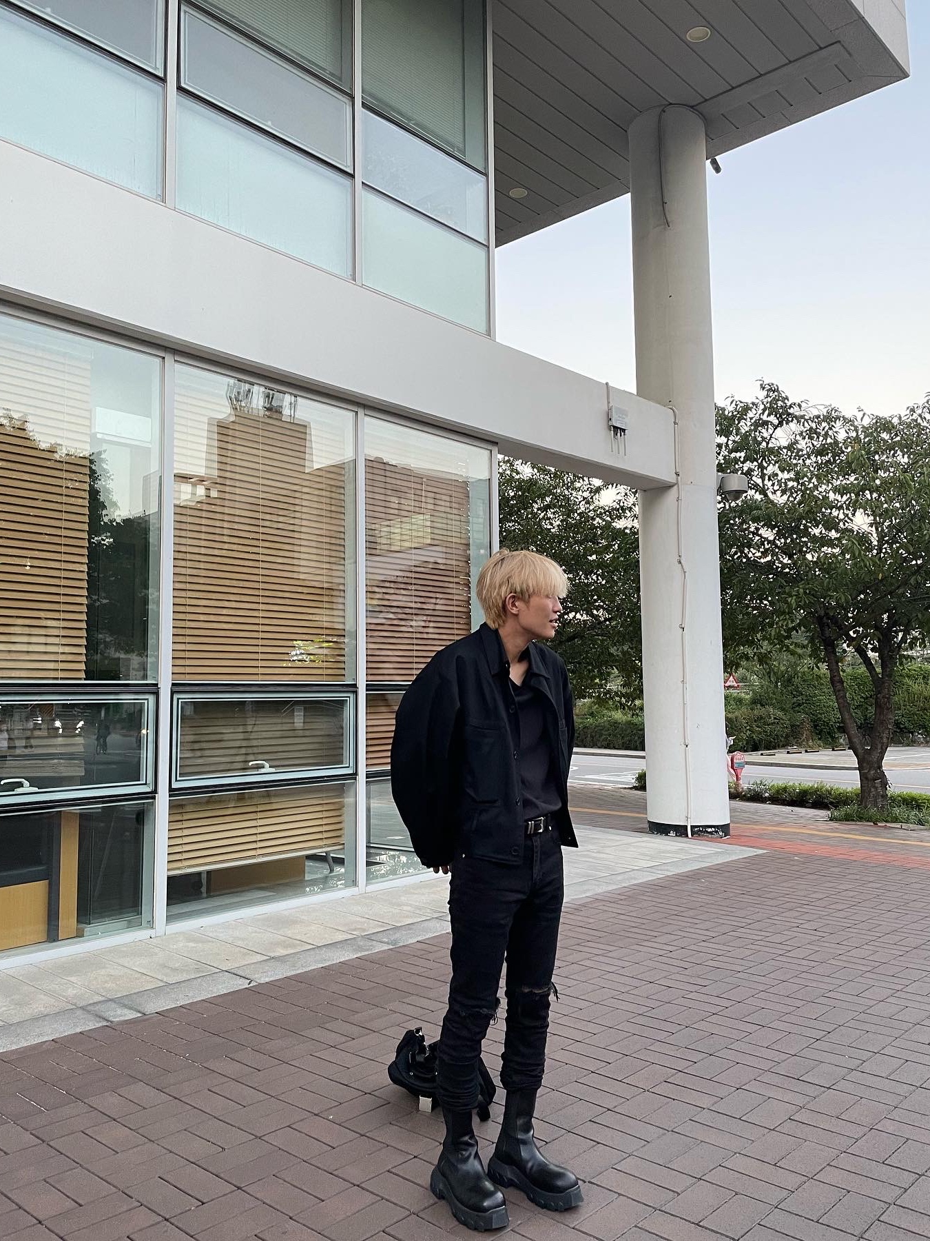 Converse x Drkshdw Turbodrk Chuck 70 Hi Black Lacquered Denim, Converse x Drkshdw Drkstr Chuck 70 High Black 착용 스타일 - 1