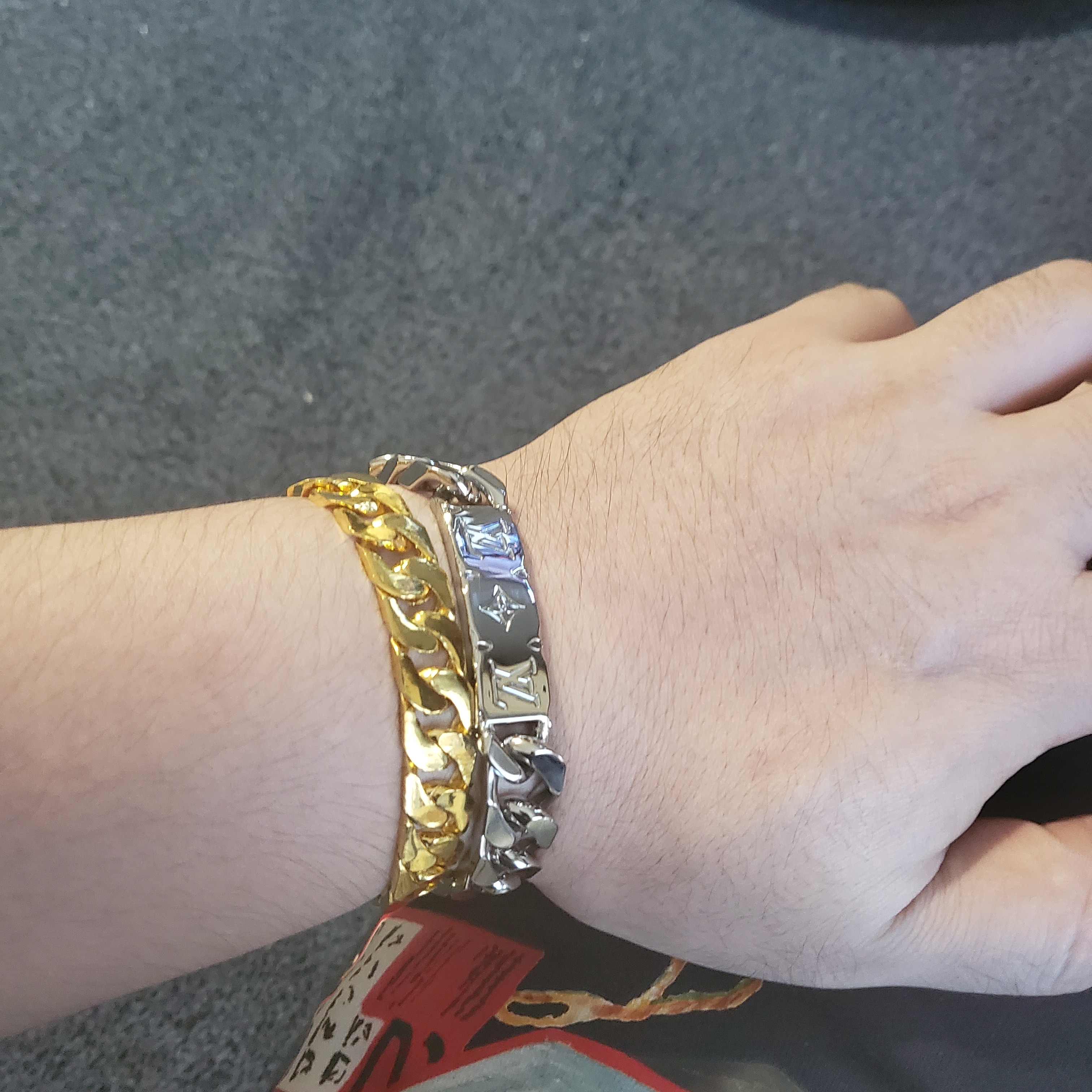 Louis Vuitton Monogram Chain Bracelet Palladium 착용 스타일 - 2