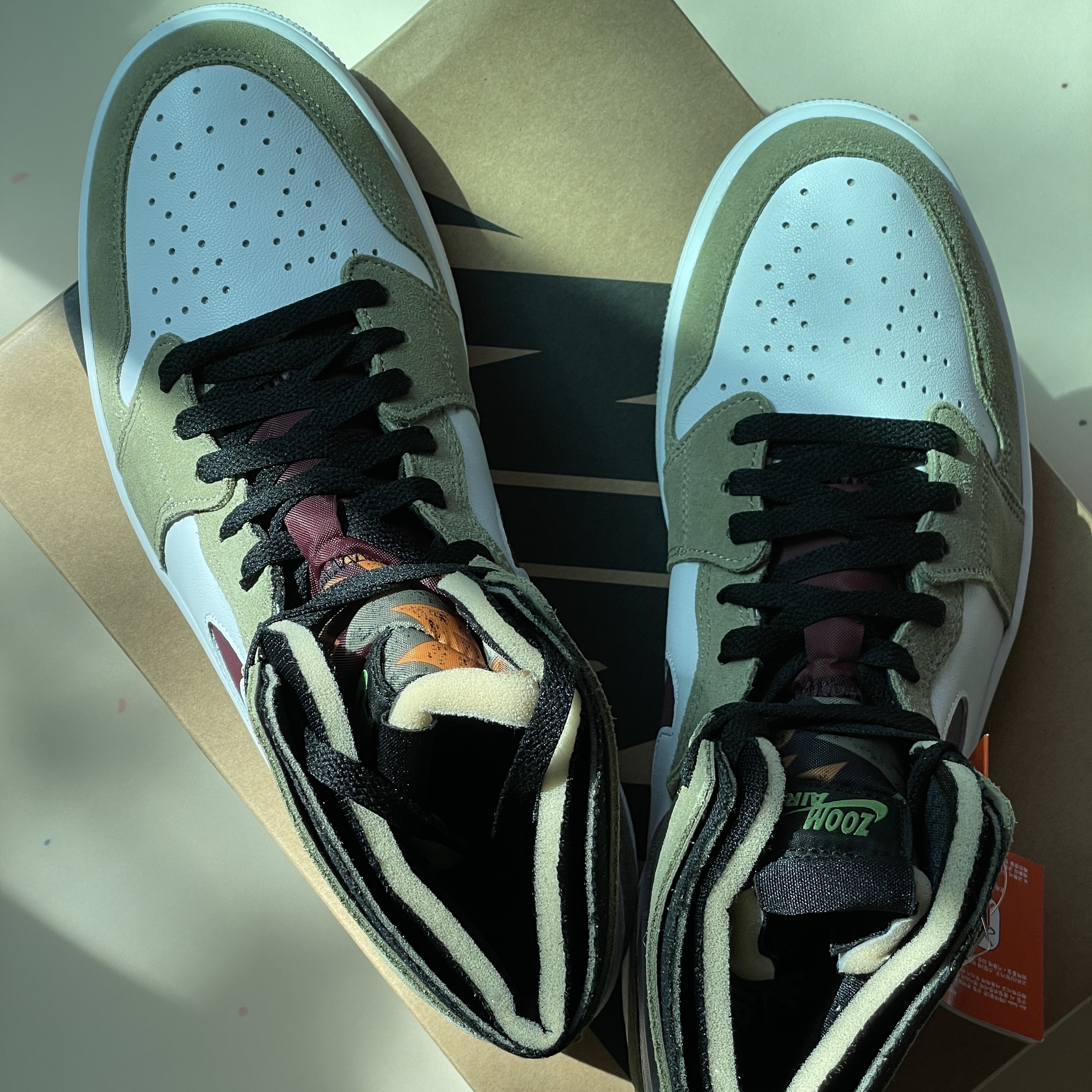 Jordan 1 Zoom Air CMFT Neutral Olive 착용 스타일 - 5