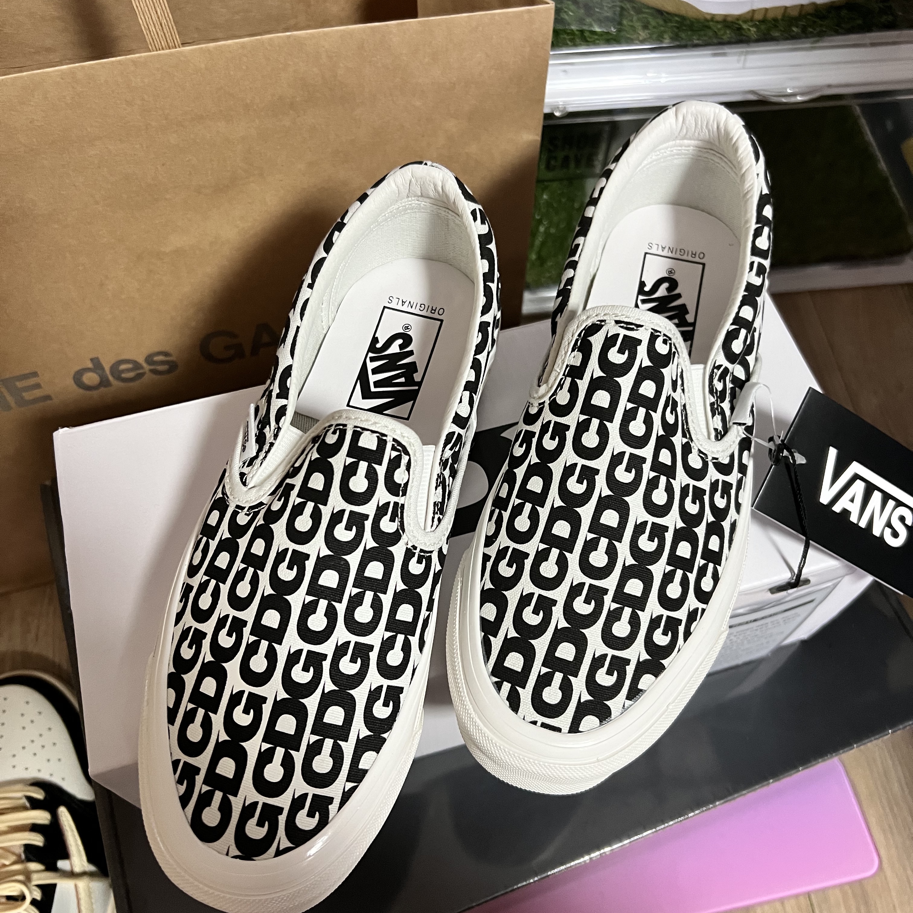 Vans Vault x CDG Slip-On LX White 착용 스타일 - 1