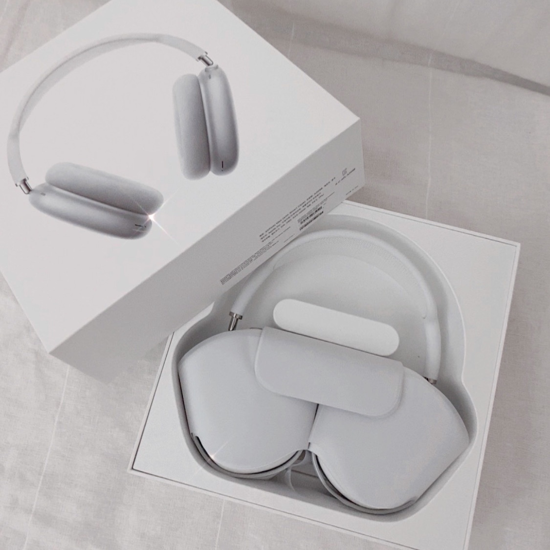 Apple AirPods Max Lightning Silver (Korean Ver.) 착용 스타일 - 2