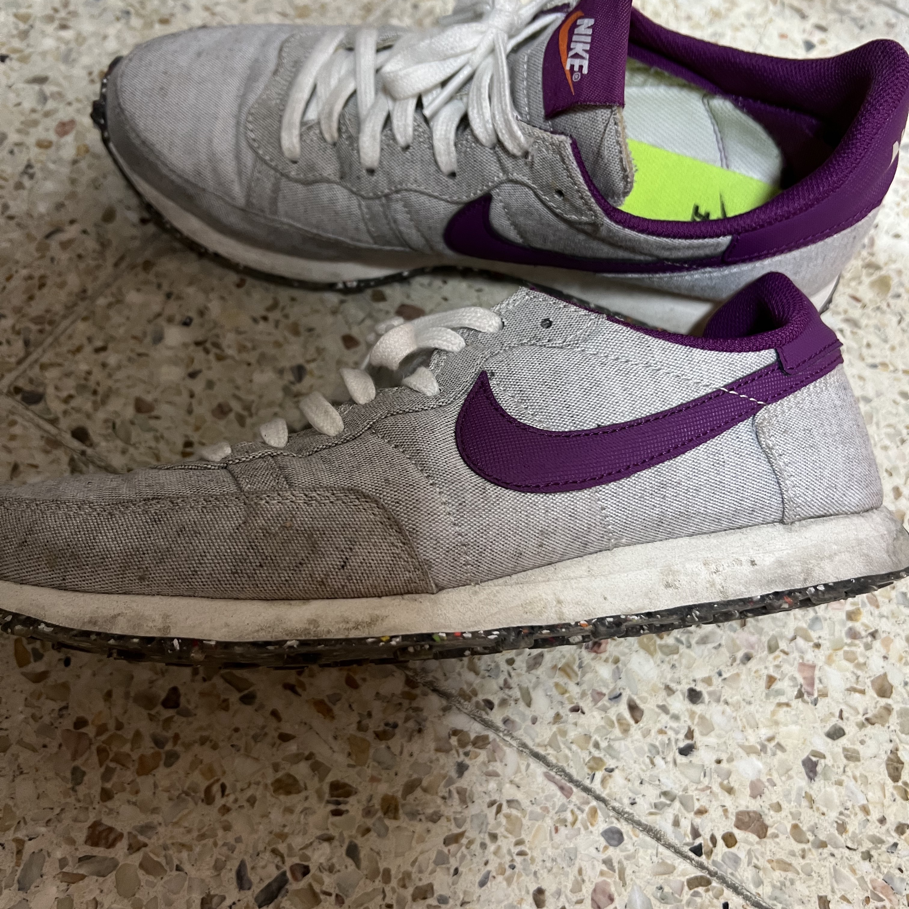 Nike Challenger OG Mean Green 착용 스타일