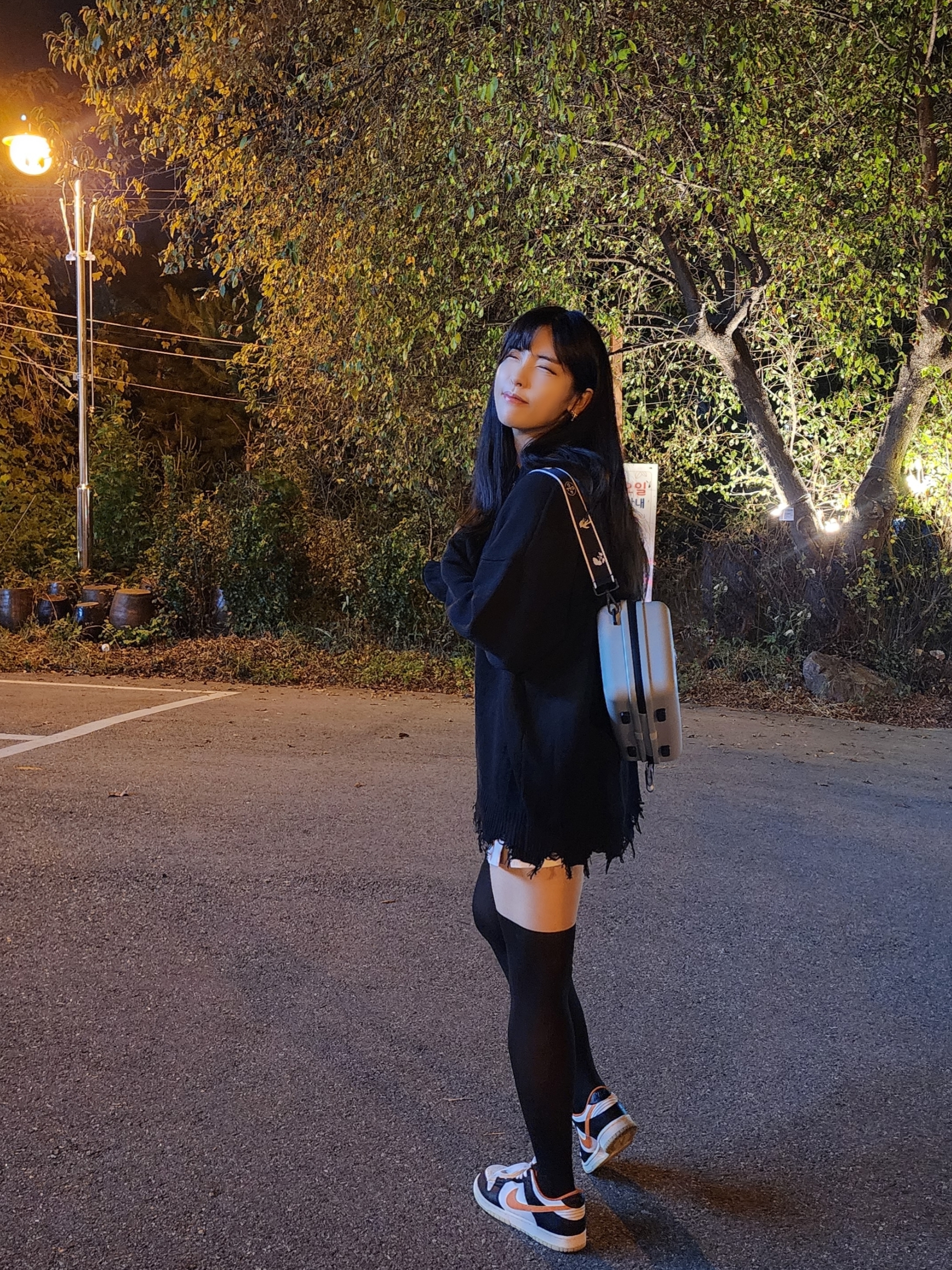 Off-White x Amore Pacific Protection Box (Without Cosmetics), Nike Dunk Low Retro PRM Halloween 착용 스타일 - 2