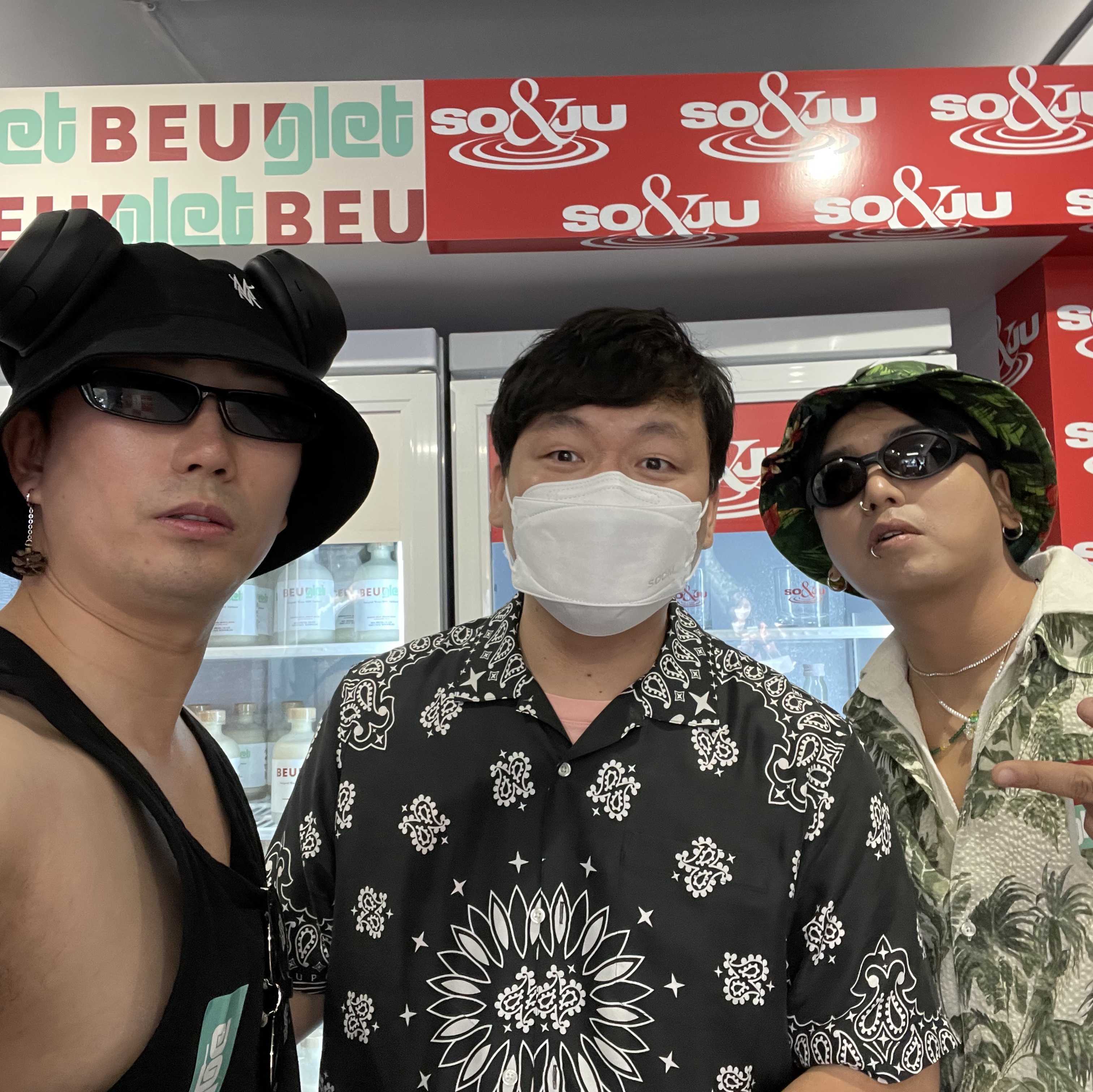 Supreme Bandana Silk S/S Shirt Black - 21SS 착용 스타일