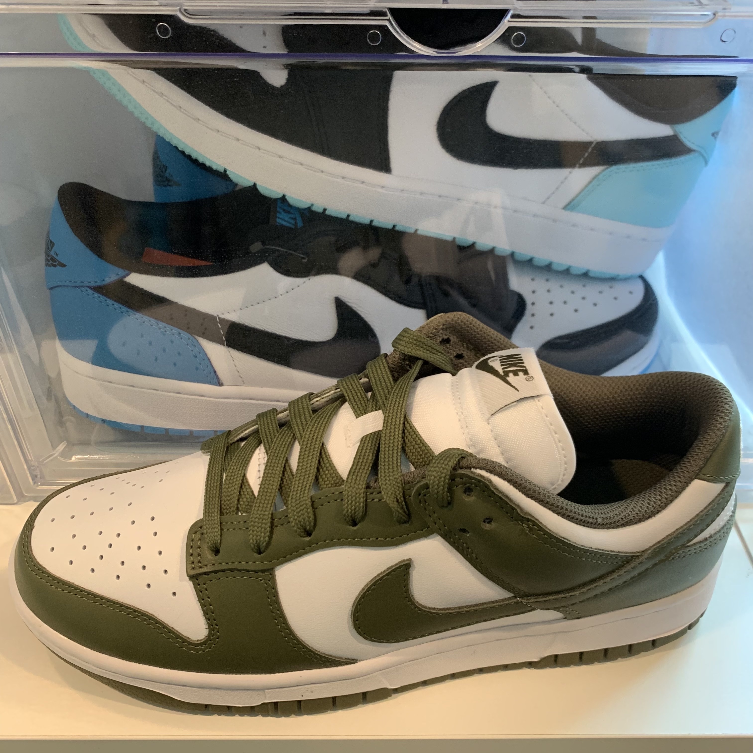 (W) Nike Dunk Low Medium Olive 착용 스타일 - 2