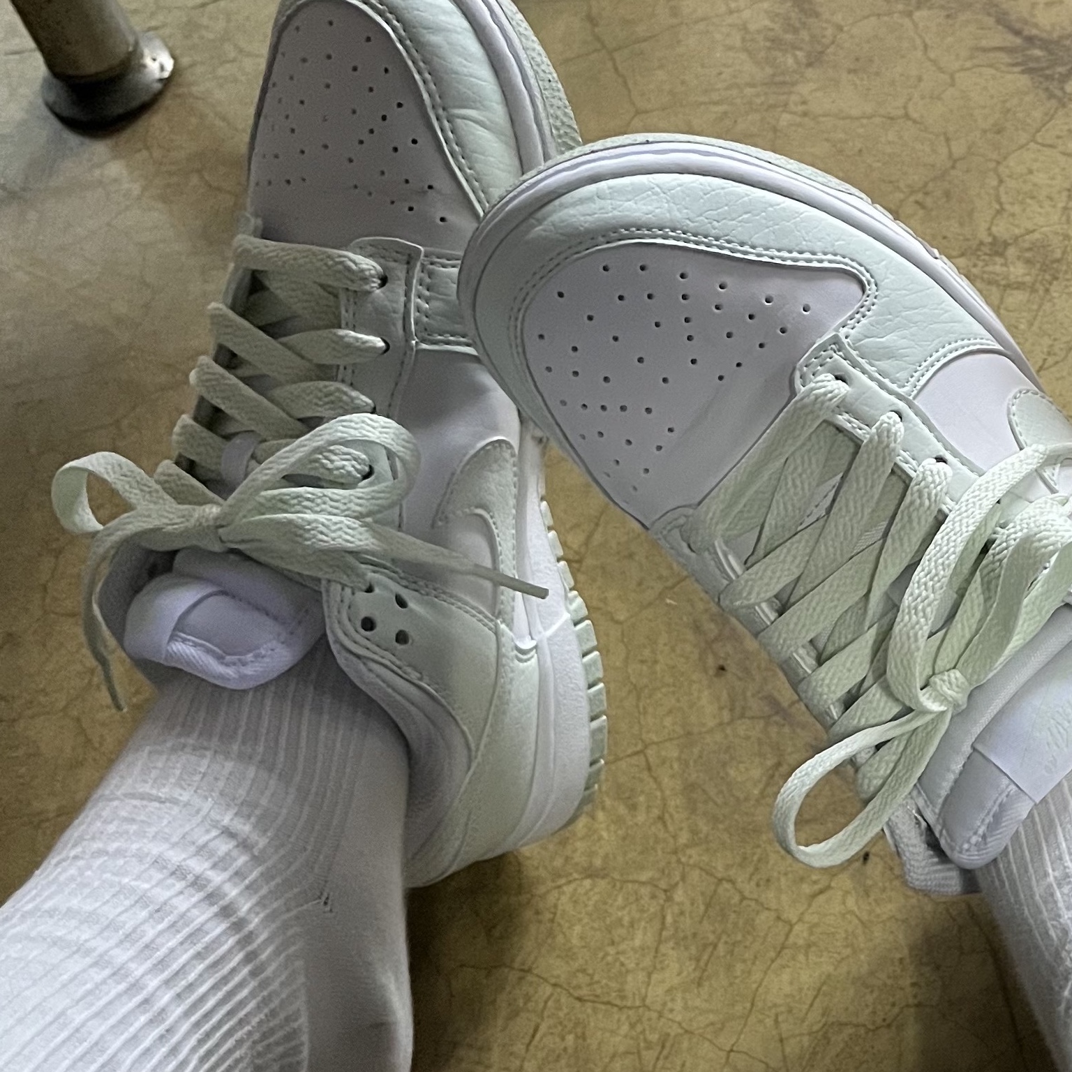 (W) Nike Dunk Low Next Nature Barely Green and White 착용 스타일