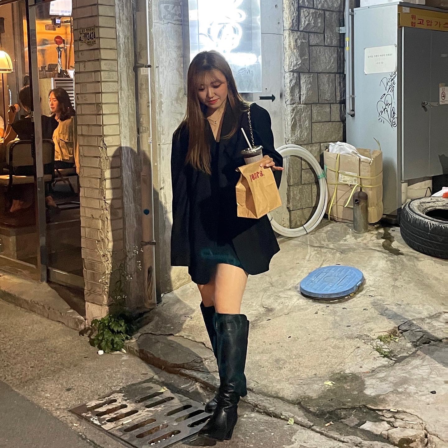 Louis Vuitton Loop Monogram 착용 스타일 - 4