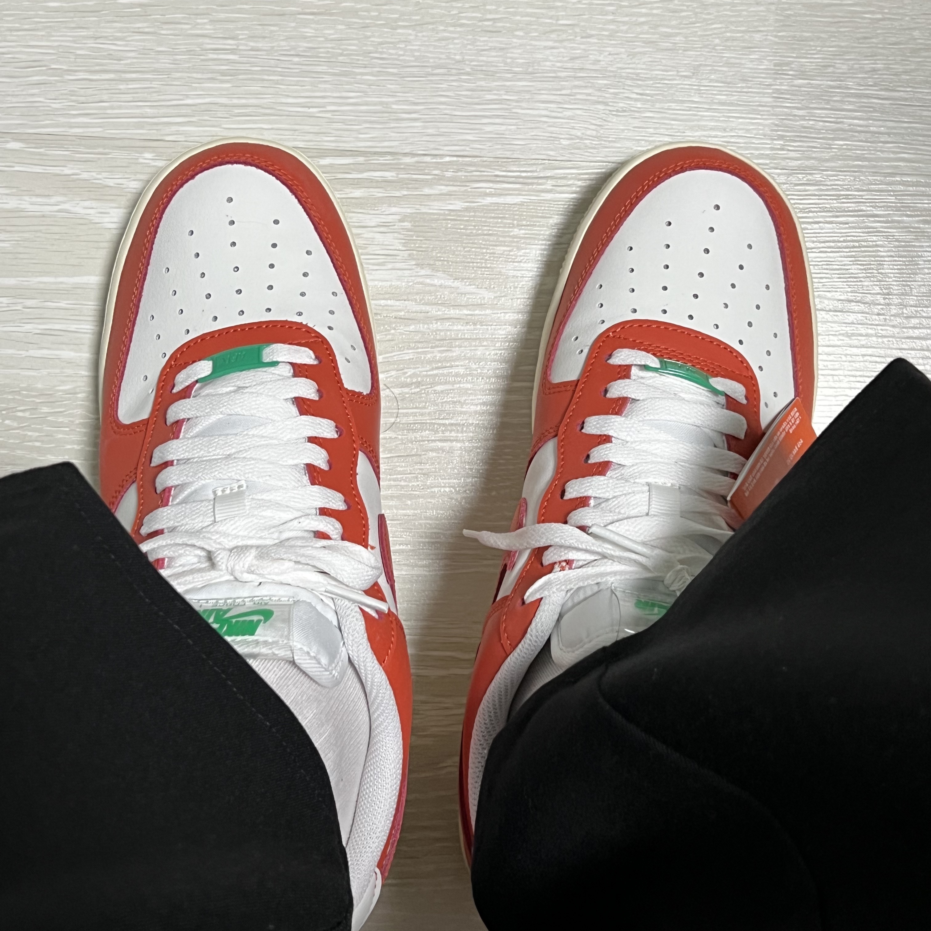 Nike Air Force 1 '07 LV8 Pojangmacha 착용 스타일 - 1