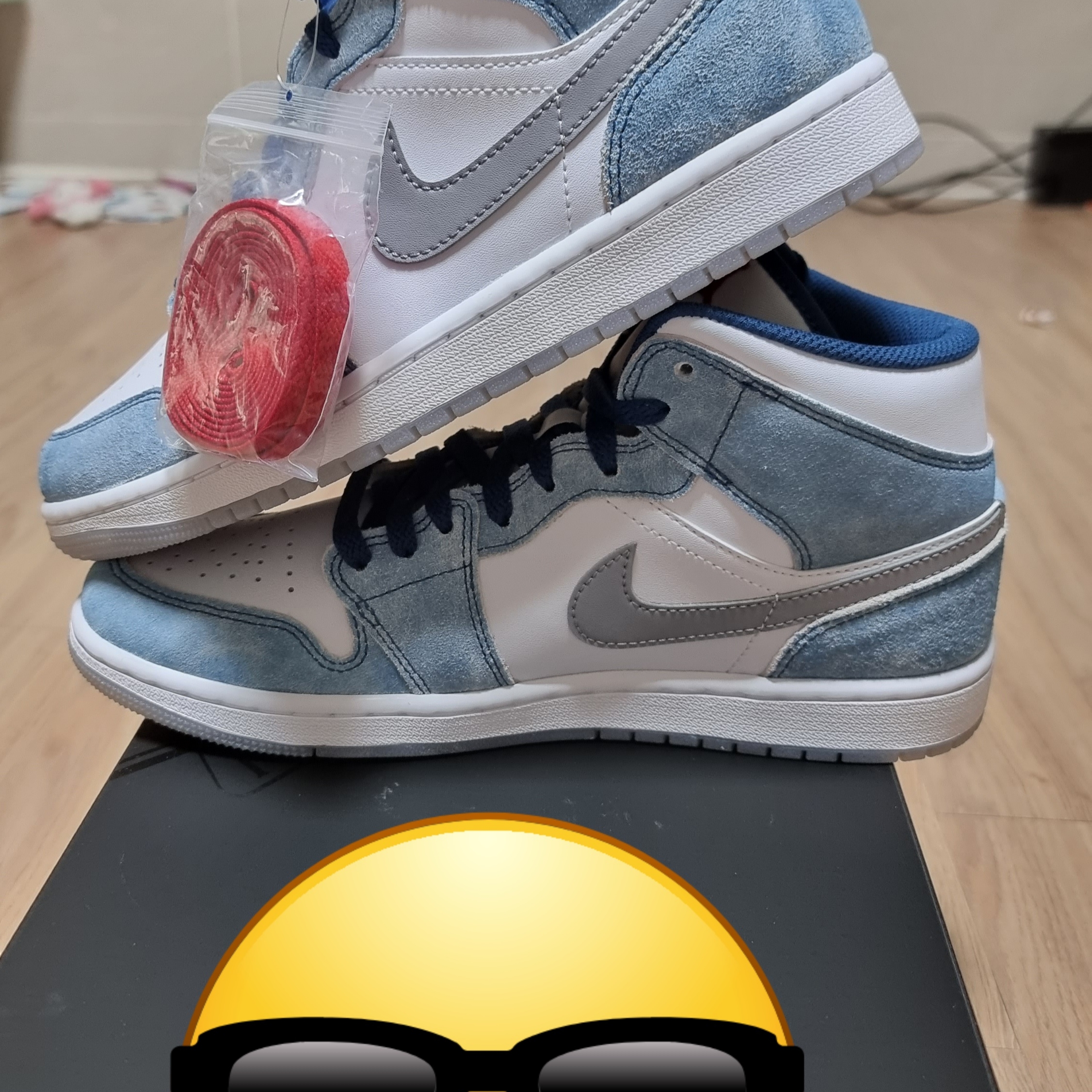 Jordan 1 Mid SE French Blue Fire Red 착용 스타일