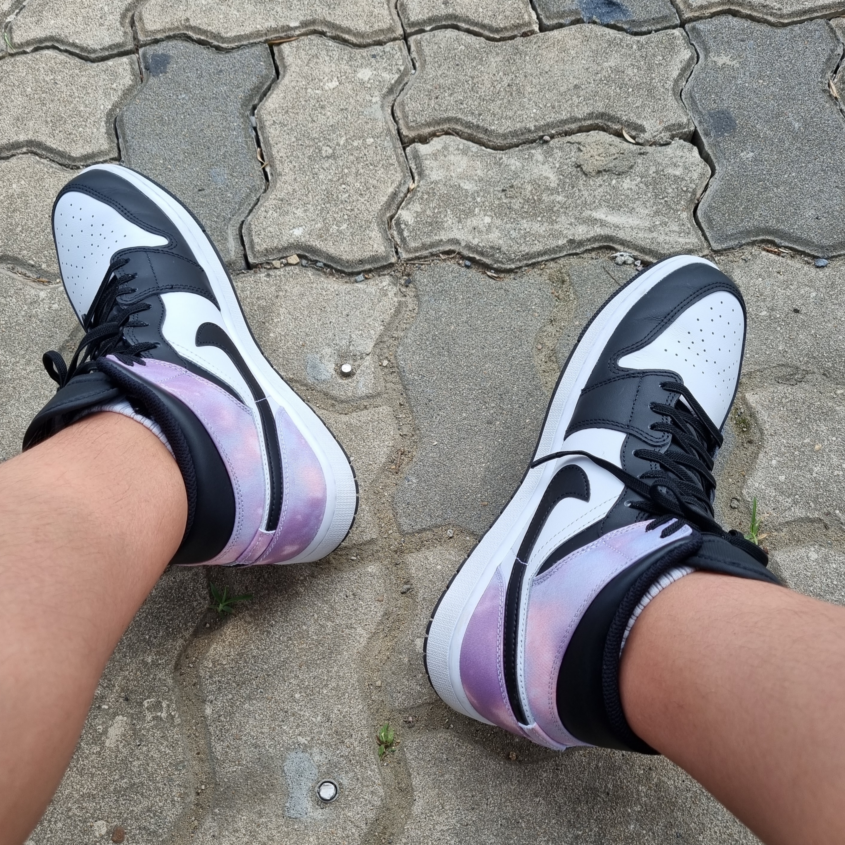 Jordan 1 Mid White Black Tie-Dye 착용 스타일 - 3
