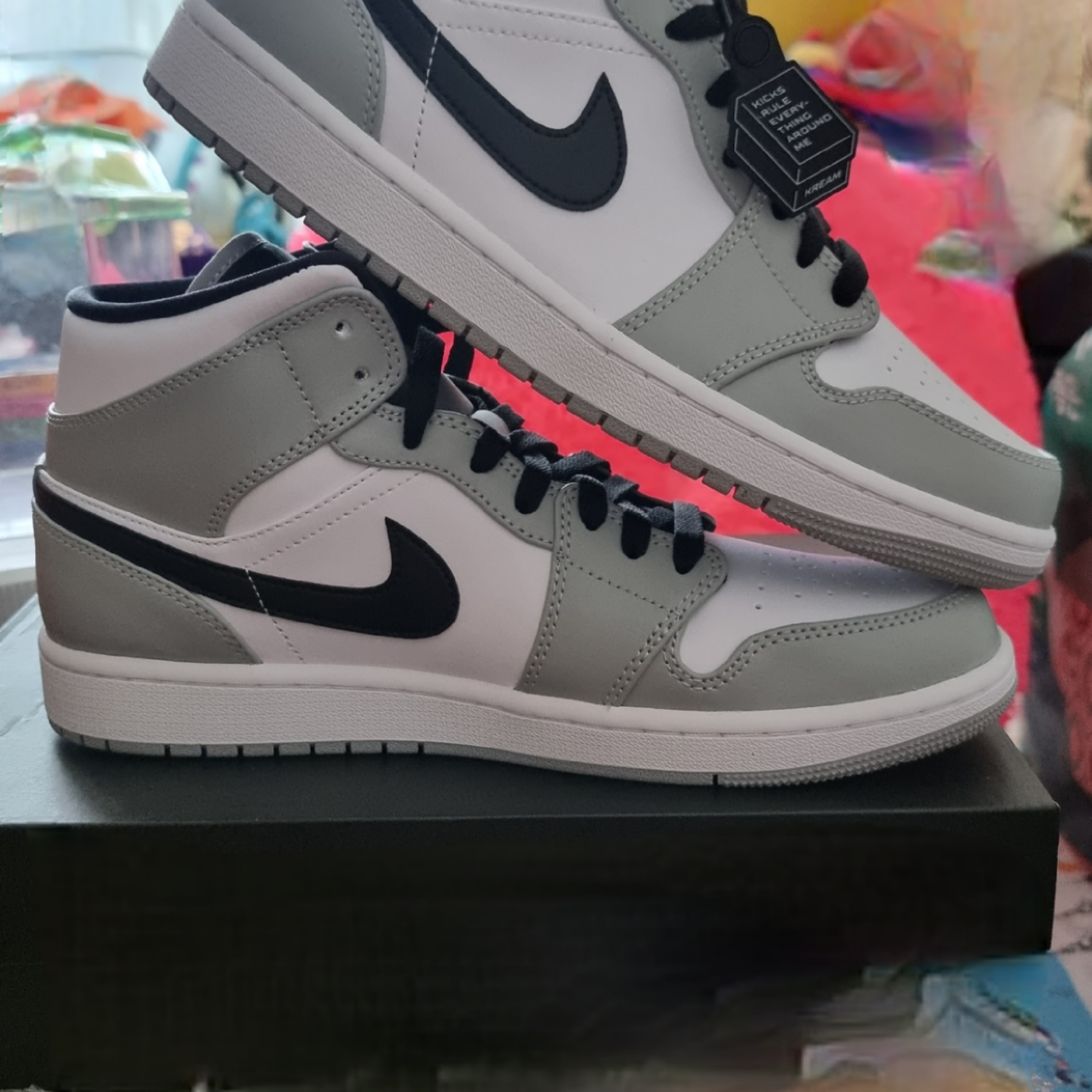 Jordan 1 Mid Light Smoke Grey 착용 스타일