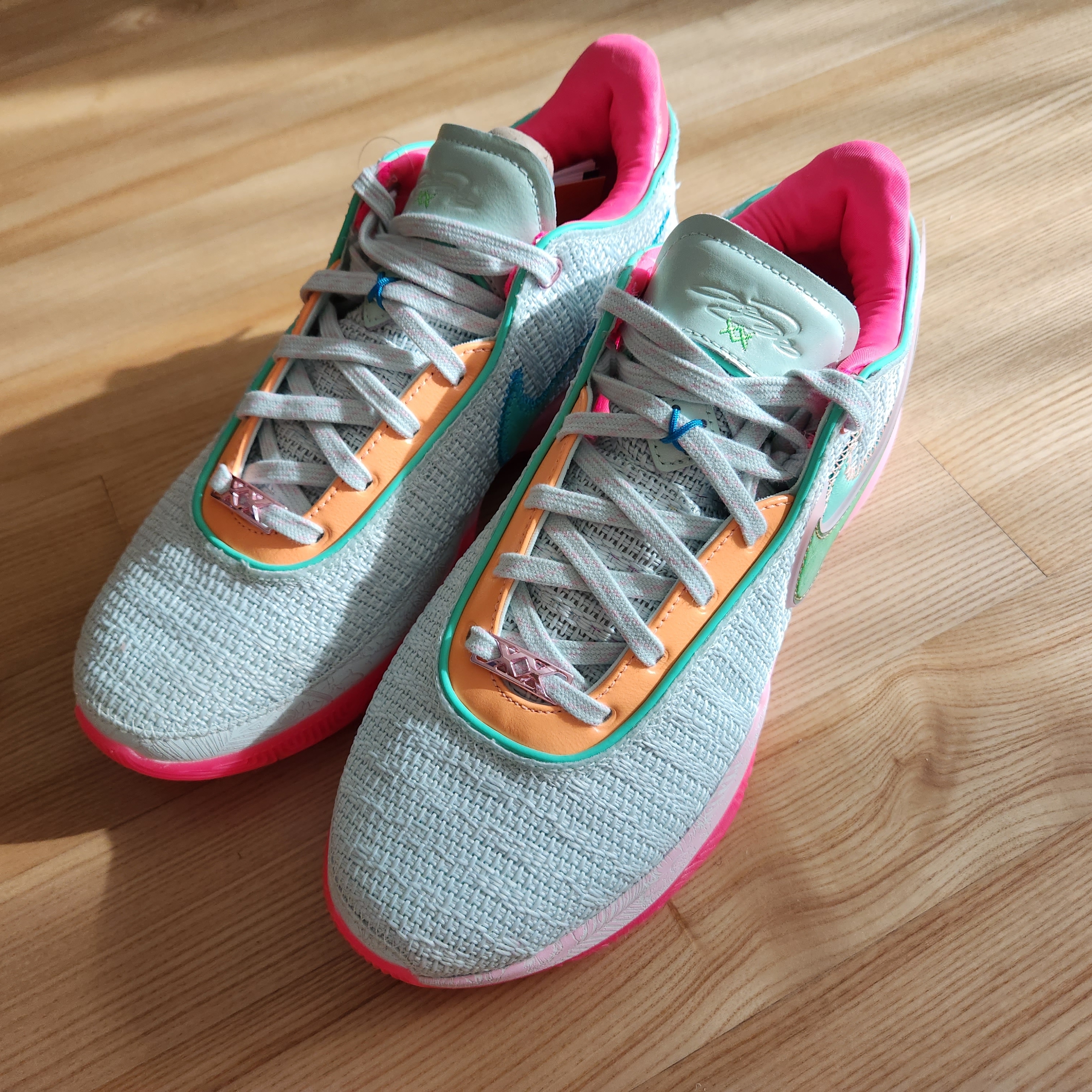 Nike LeBron XX EP Barely Green 착용 스타일 - 2