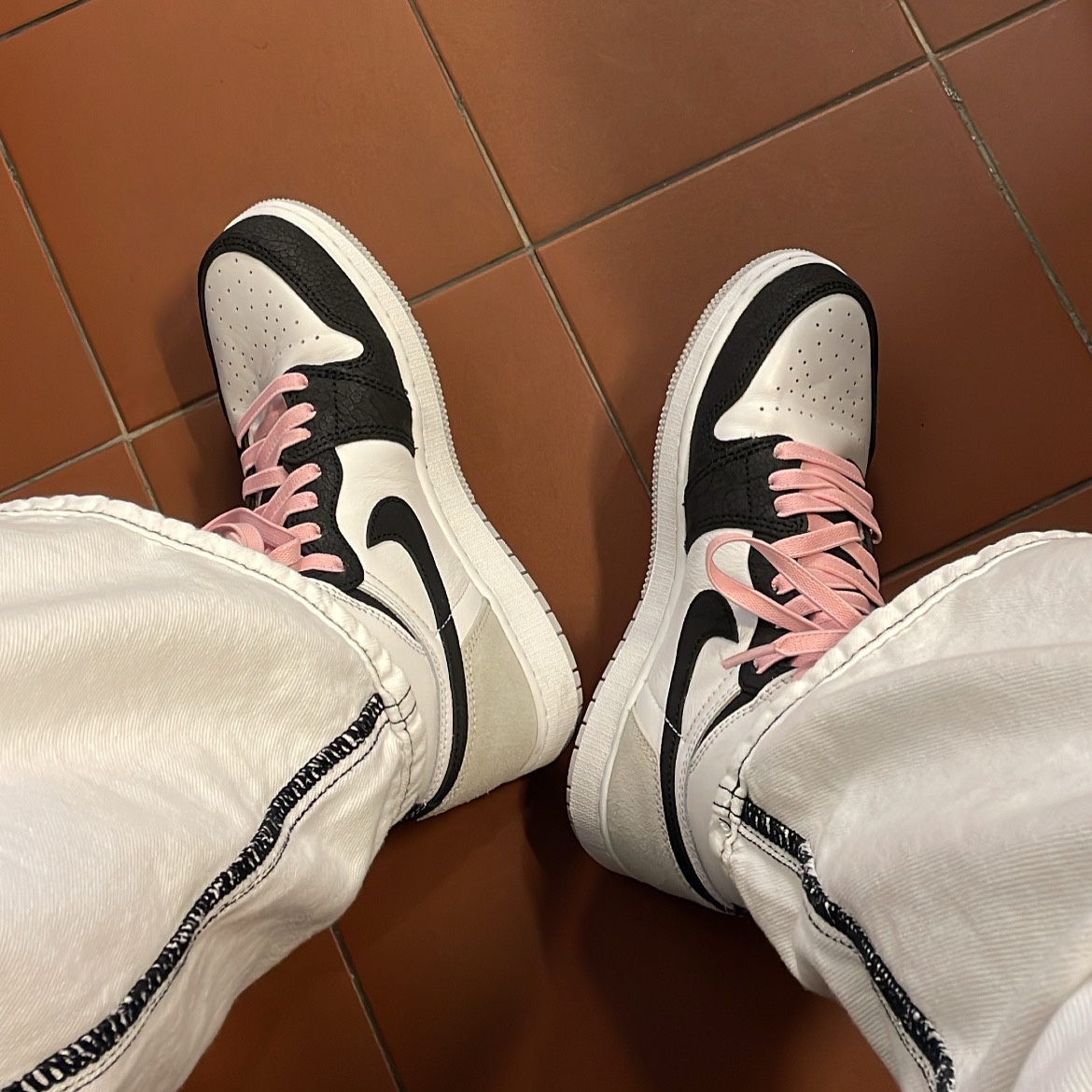 (GS) Jordan 1 Retro High OG Bleached Coral 착용 스타일