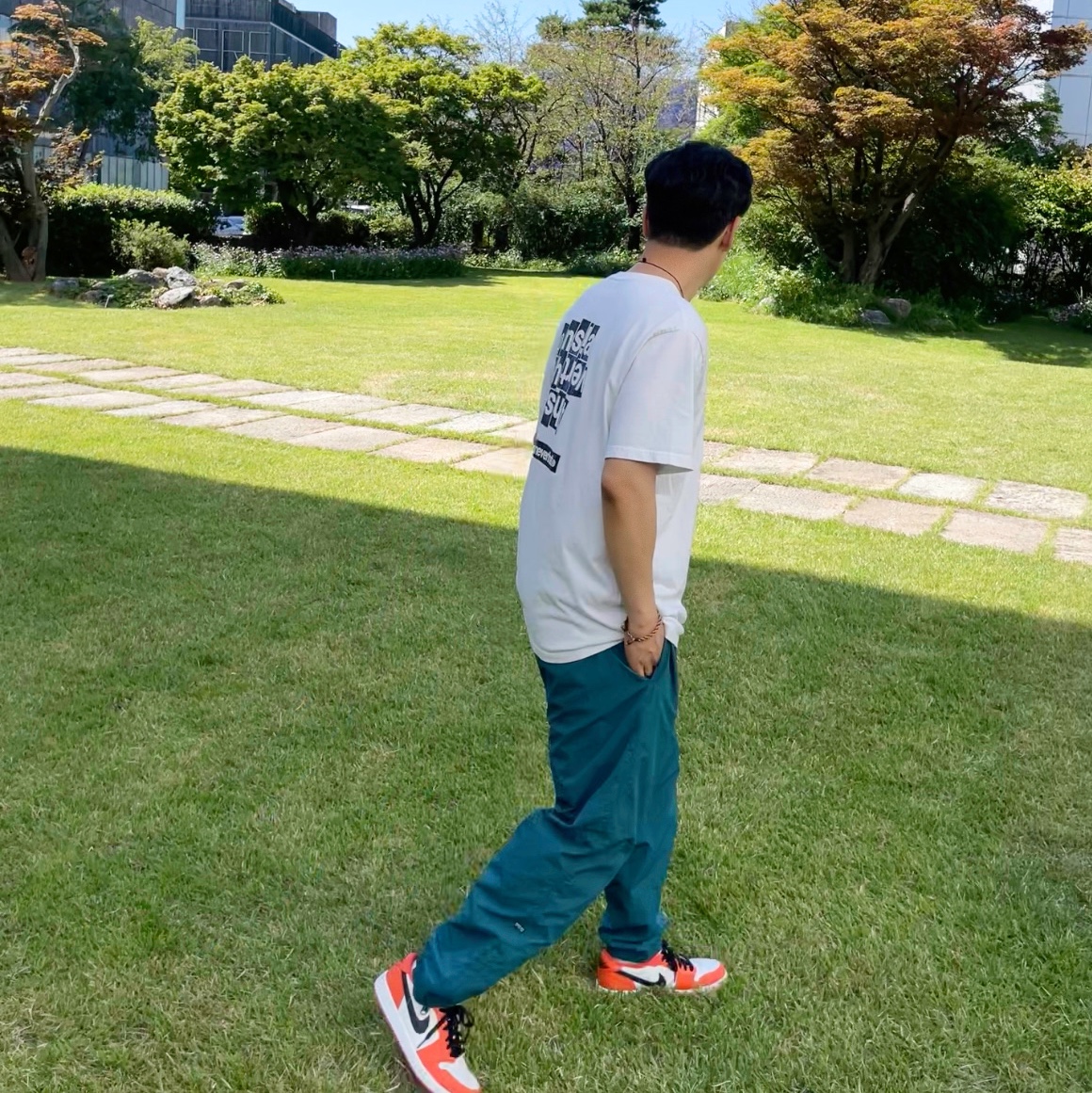 Jordan 1 Low OG Starfish 착용 스타일 - 2
