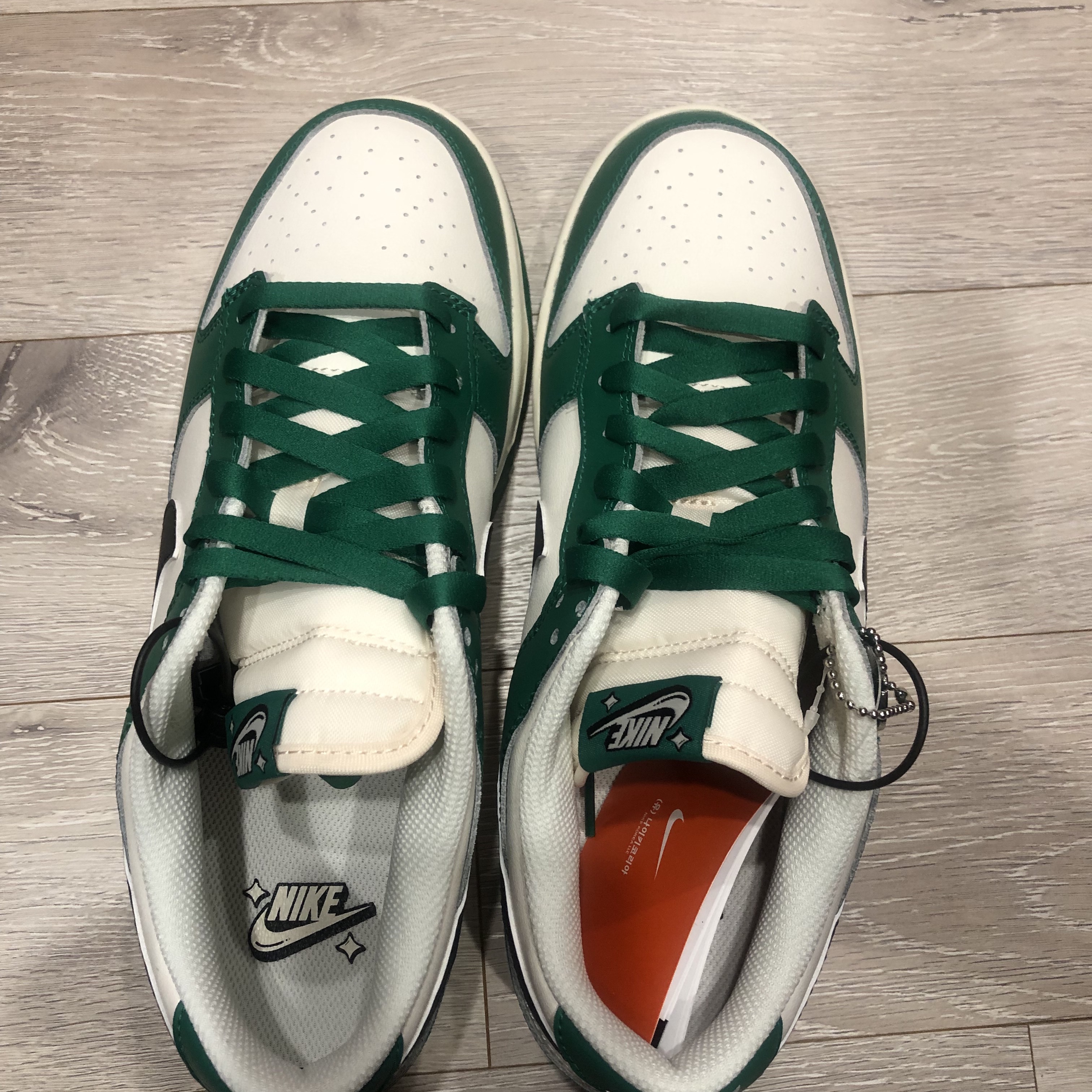 Nike Dunk Low Retro SE Jackpot Malachite 착용 스타일