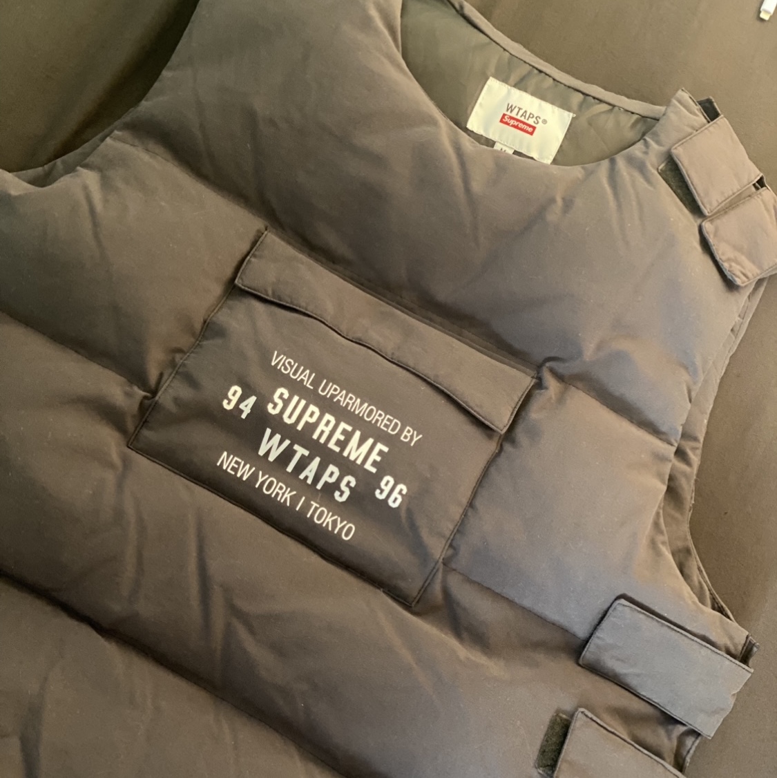 Supreme x WTAPS Tactical Down Vest Black - 21FW 착용 스타일 - 1
