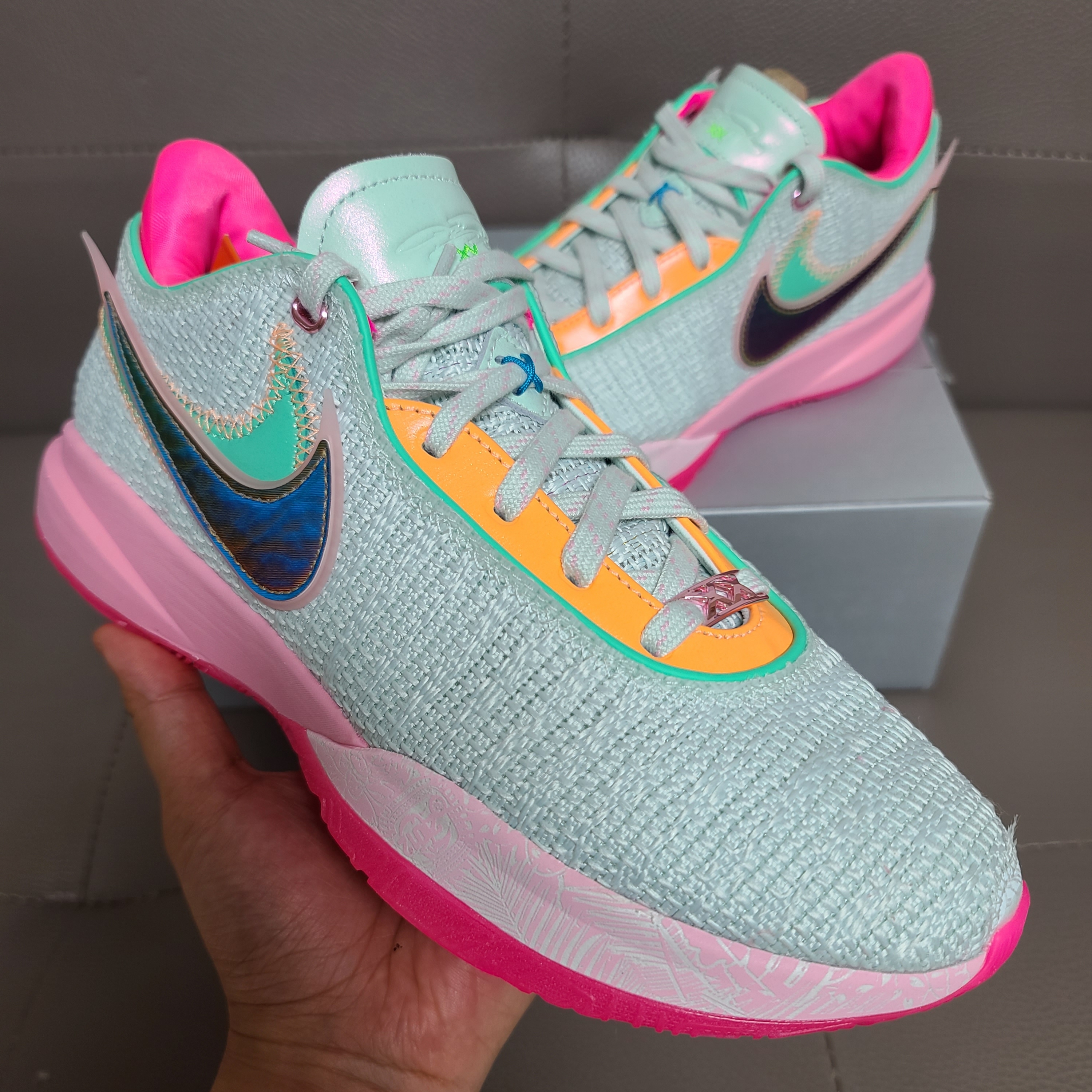 Nike LeBron XX EP Barely Green 착용 스타일 - 1