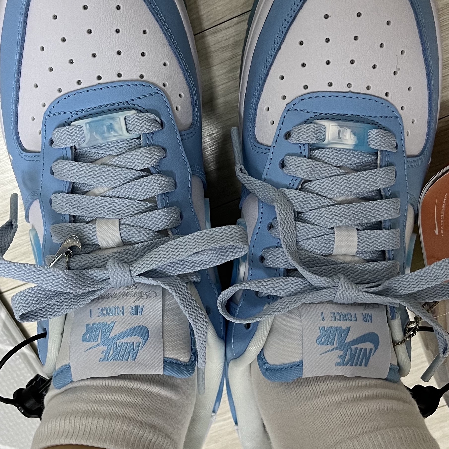 (W) Nike Air Force 1 '07 LX Celestine Blue 착용 스타일 - 2