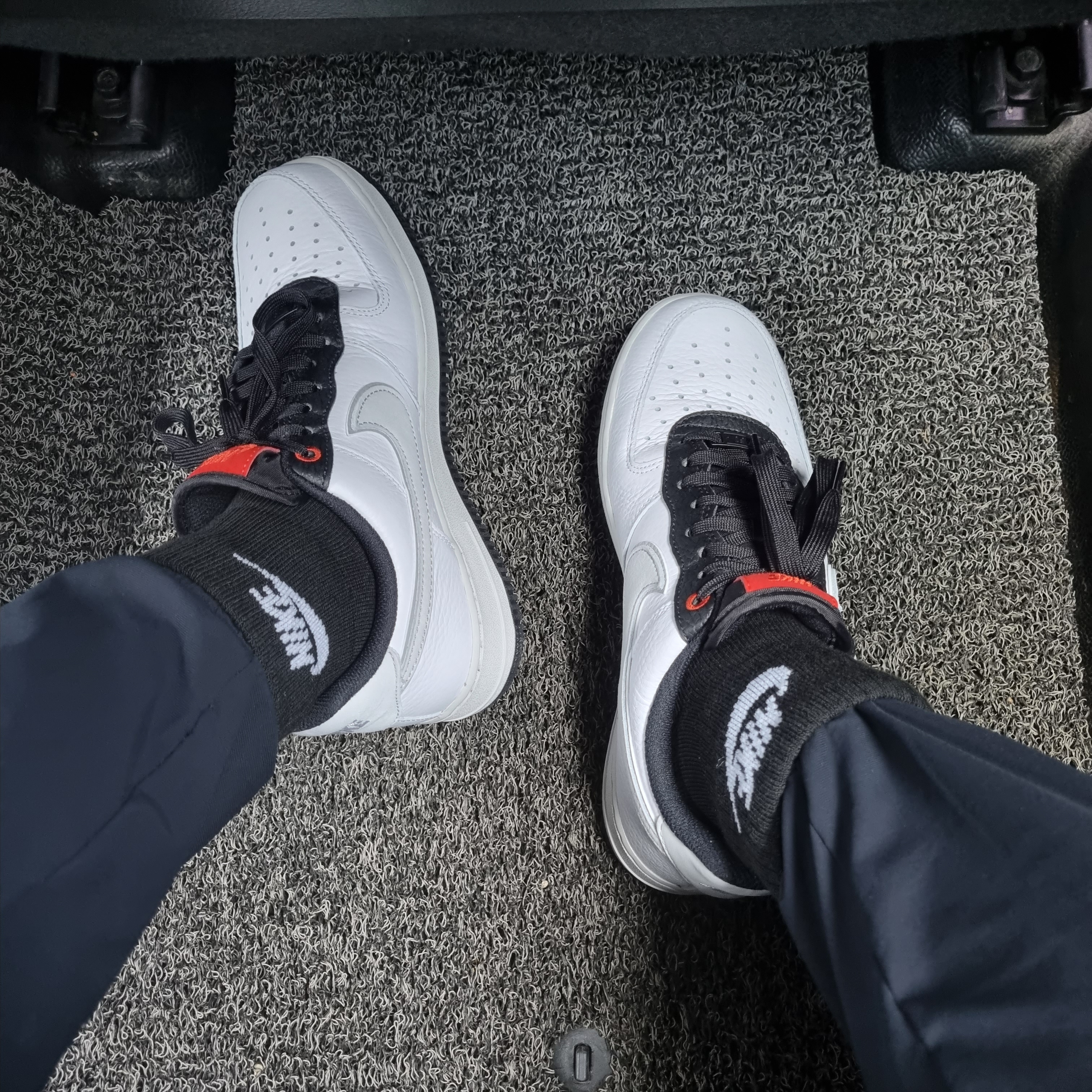 Nike Air Force 1 '07 LX Milky Stork 착용 스타일