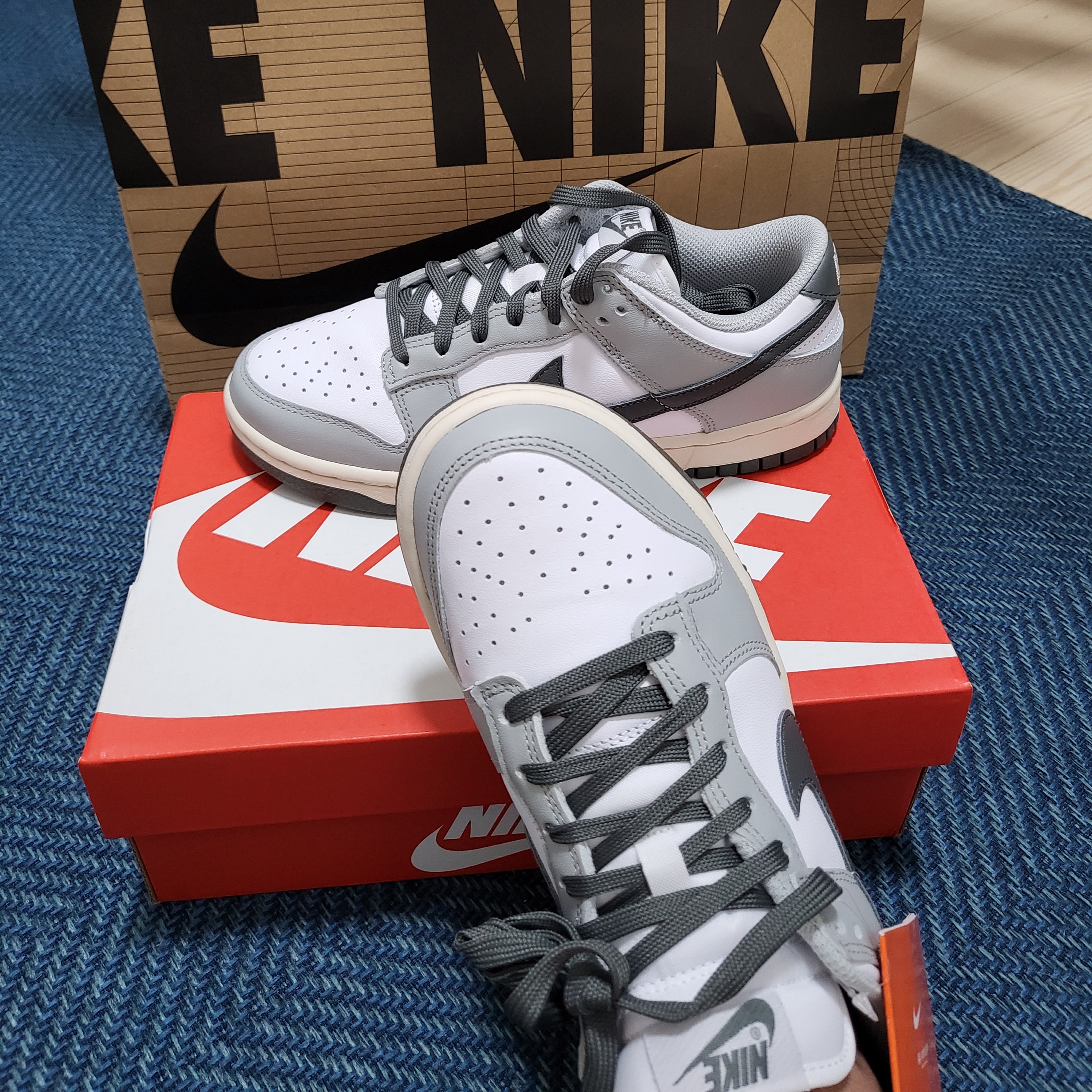 (W) Nike Dunk Low Light Smoke Grey 착용 스타일