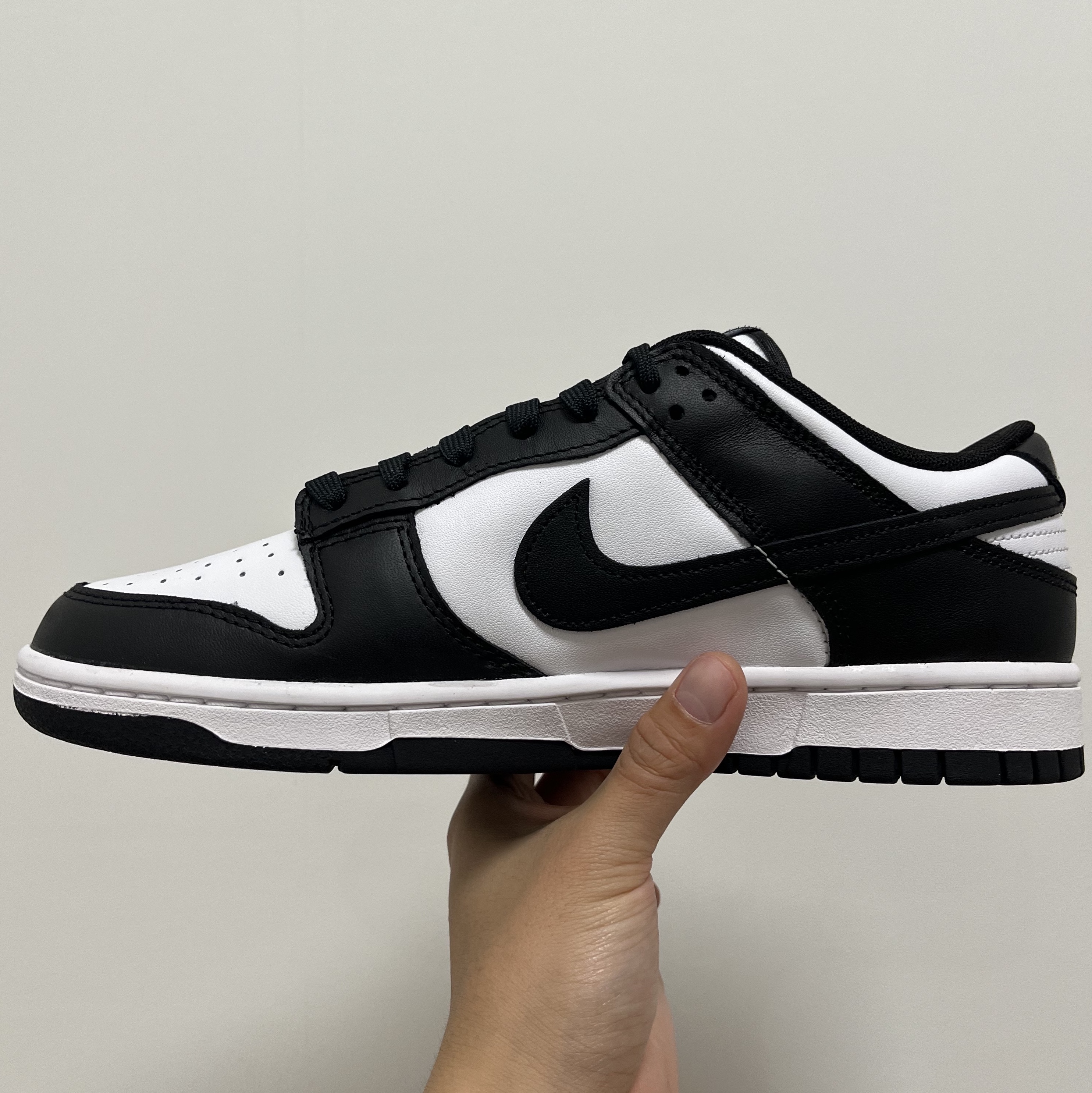 Nike Dunk Low Retro Black 착용 스타일 - 3