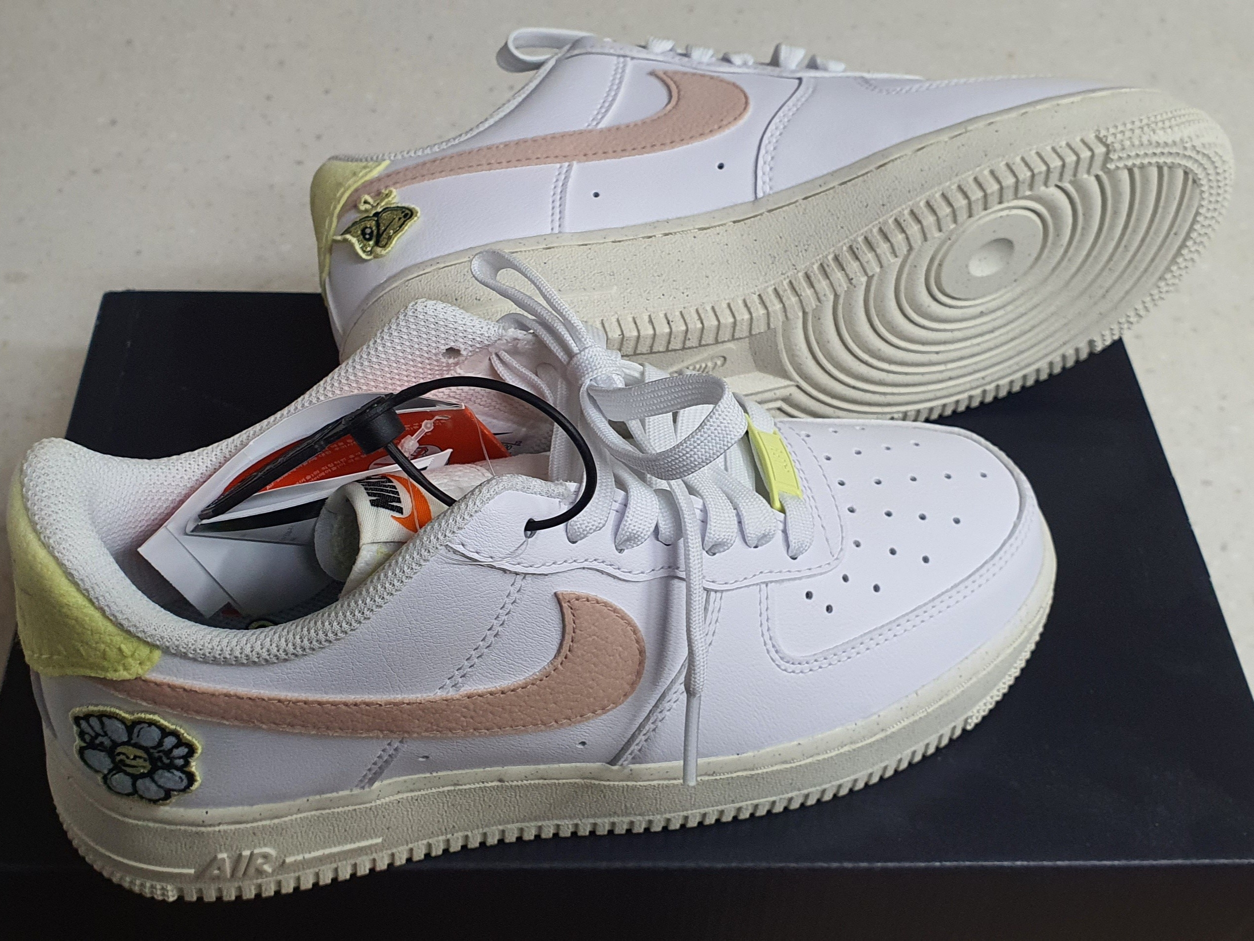 (W) Nike Air Force 1 '07 SE Next Nature White Pink Oxford 착용 스타일