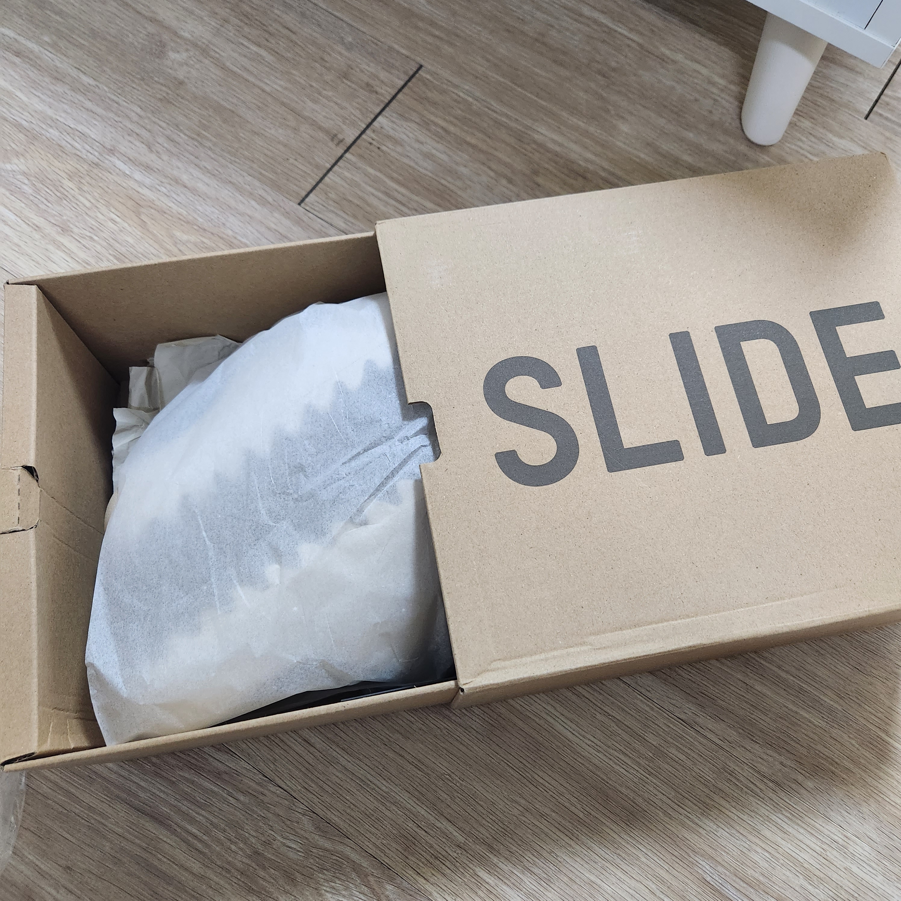 Adidas Yeezy Slide Bone 2022/2023, Adidas Yeezy Slide Onyx 착용 스타일 - 4