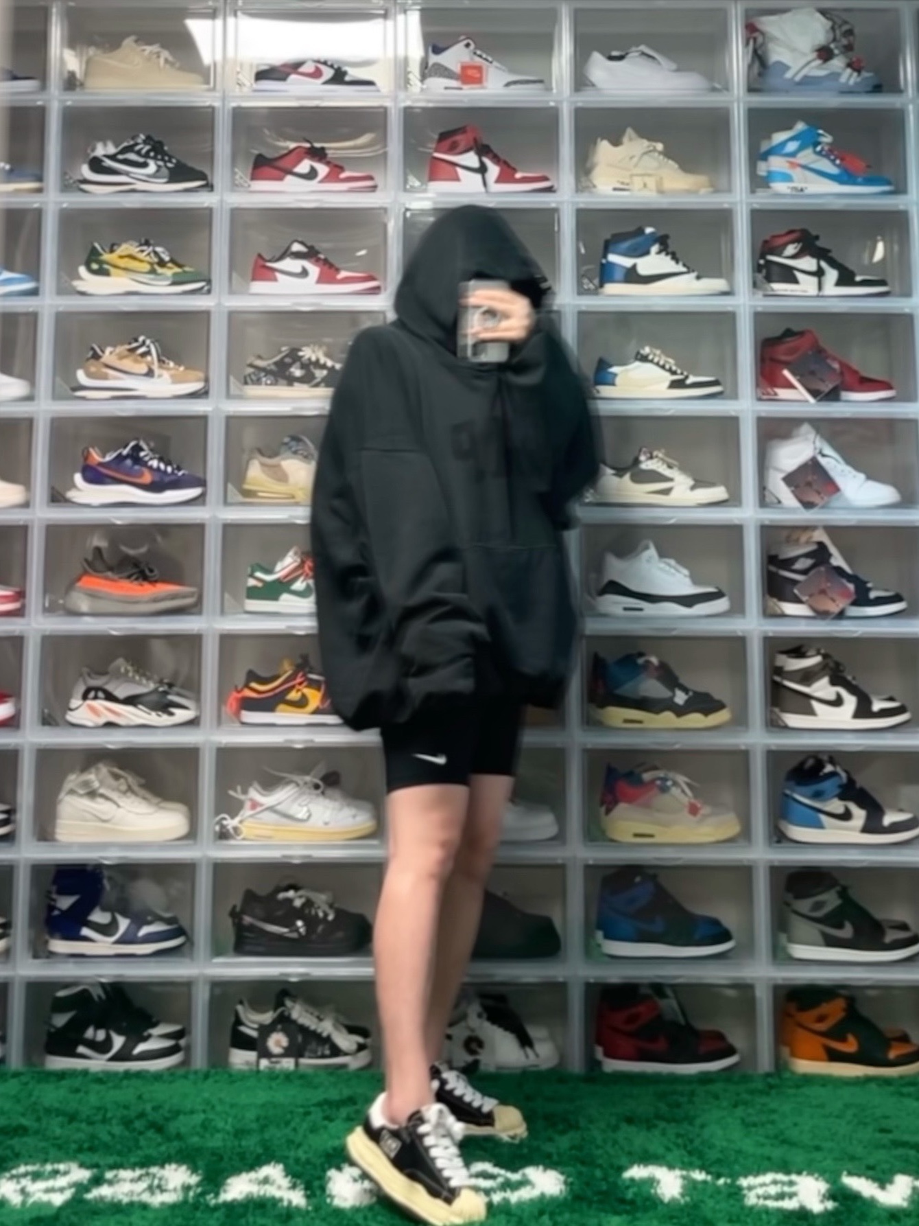 Maison Mihara Yasuhiro Blakey VL OG Sole Canvas Low-top Sneakers Black, Yeezy Gap Engineered By Balenciaga Dove Hoodie Washed Black 착용 스타일