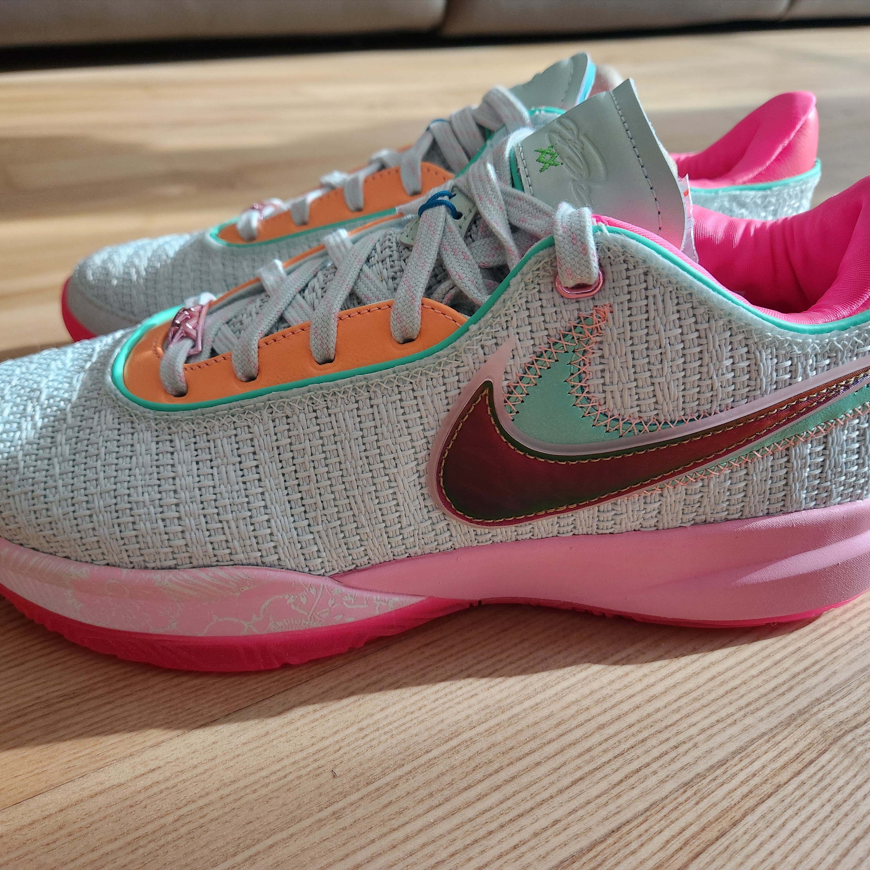 Nike LeBron XX EP Barely Green 착용 스타일 - 3