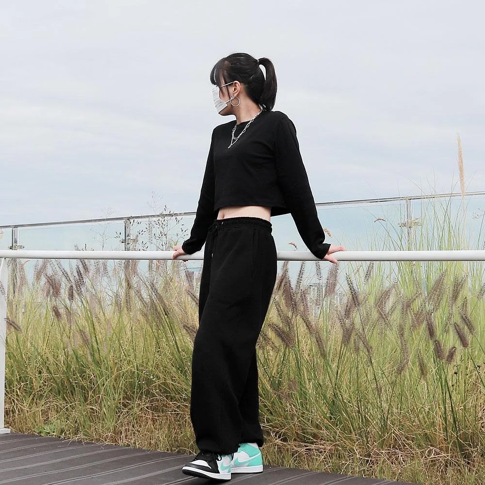 Jordan 1 Mid Tropical Twist 착용 스타일 - 1