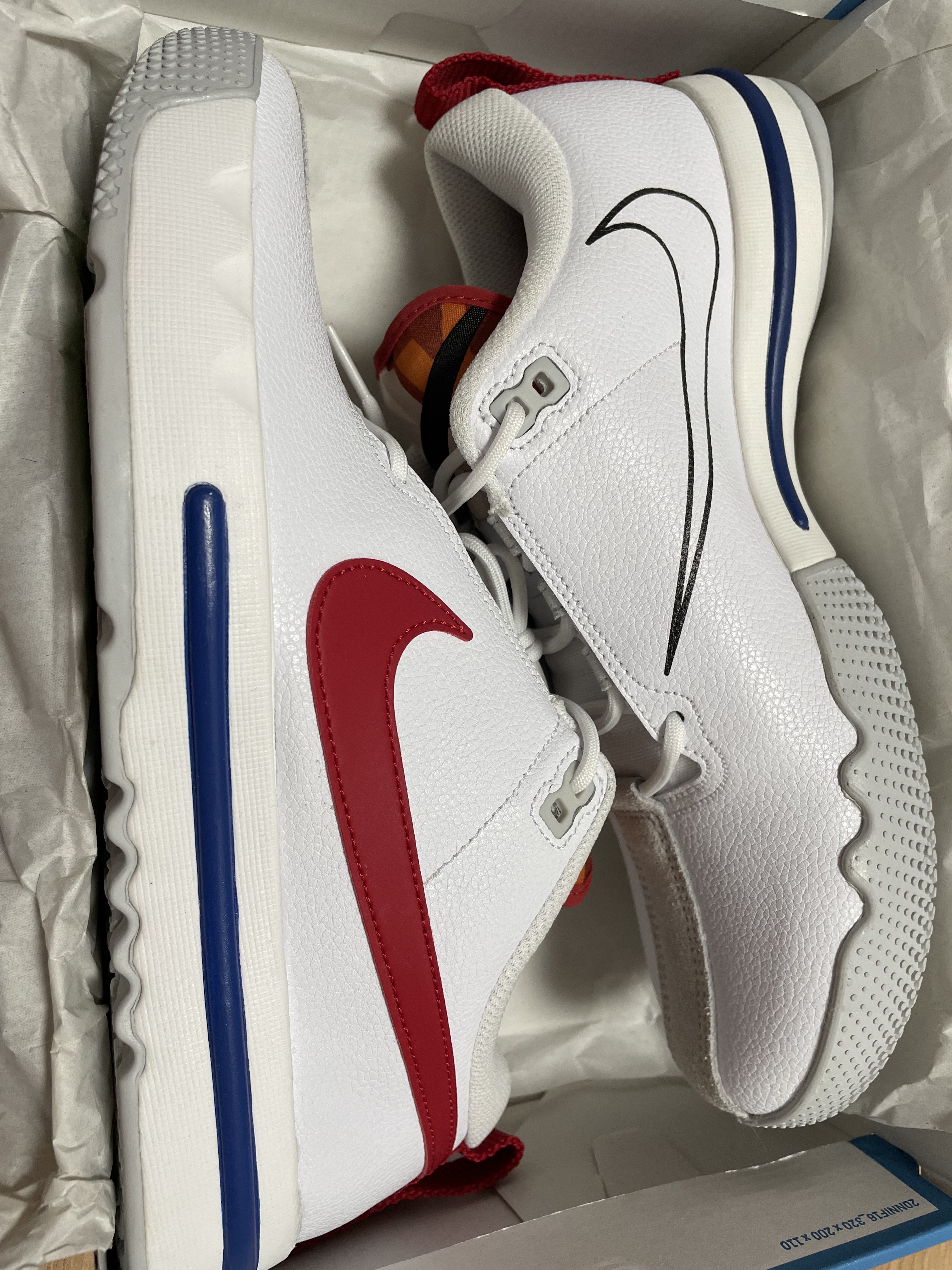 Nike Air Sesh White Varsity Red 착용 스타일