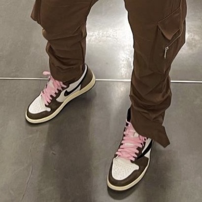 Jordan 1 x Travis Scott Retro High OG SP Mocha 착용 스타일