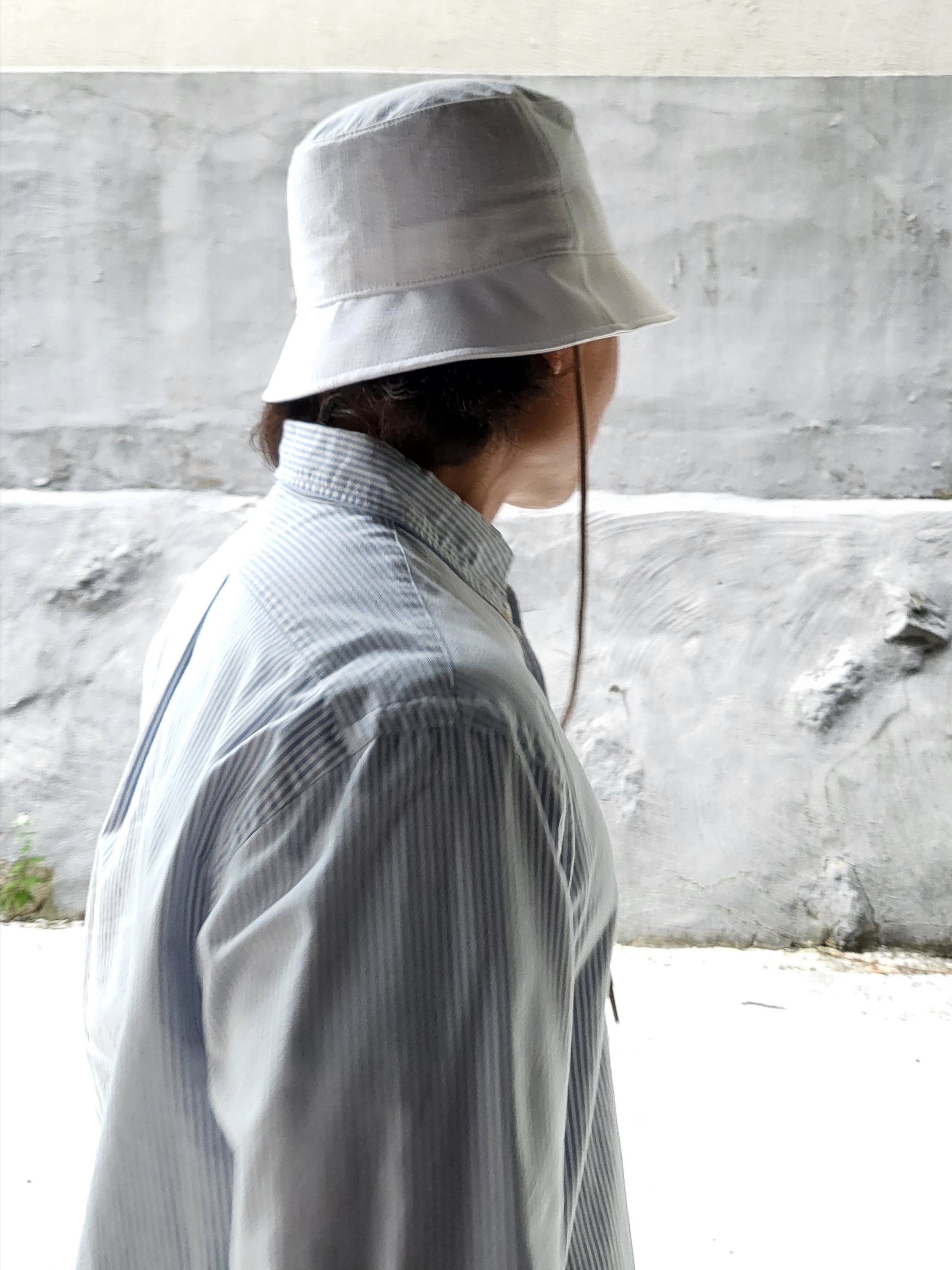 Nike x Jacquemus Bucket Hat White, Fear of God The California Cream 착용 스타일 - 2