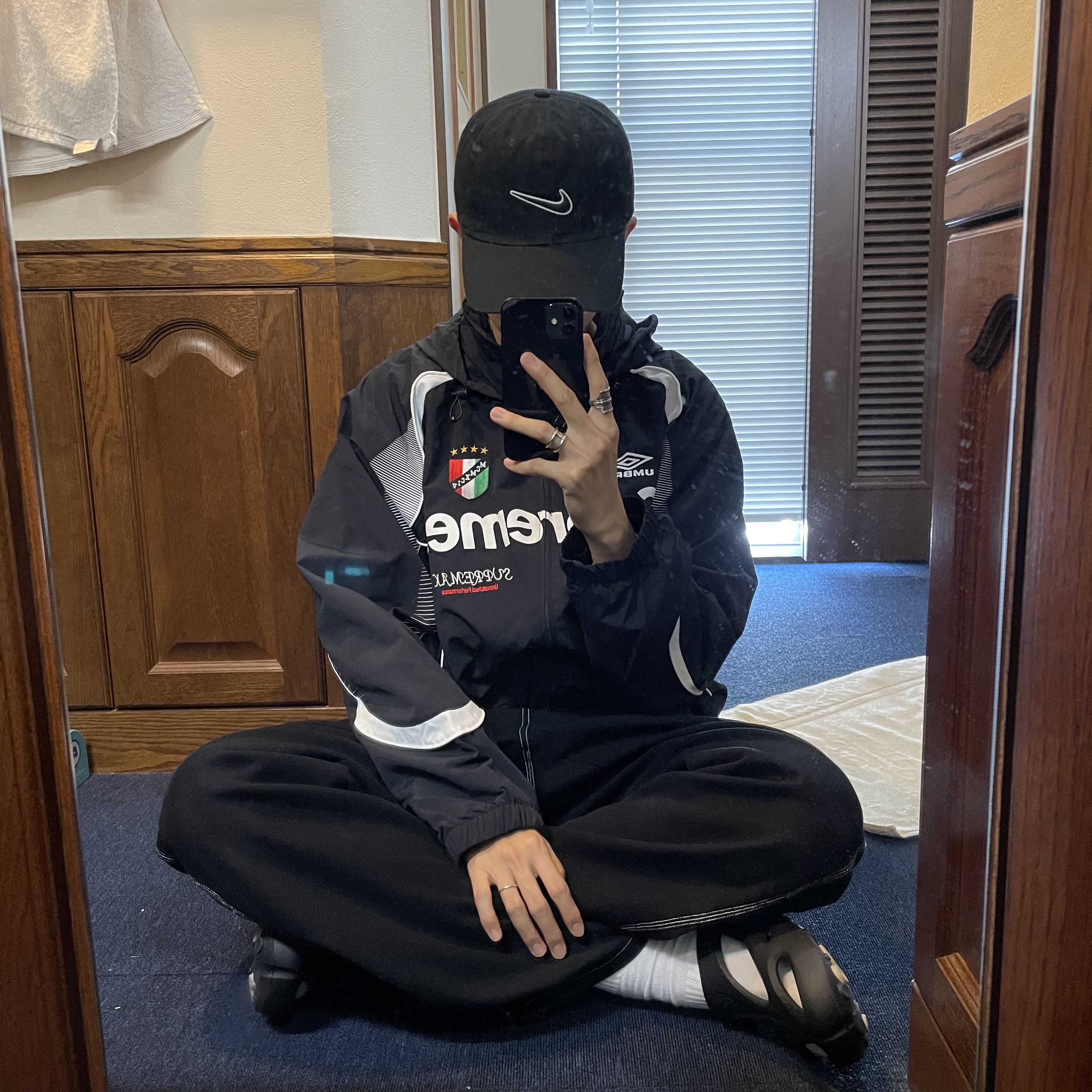 Supreme x Umbro Track Jacket Black - 22SS 착용 스타일 - 3