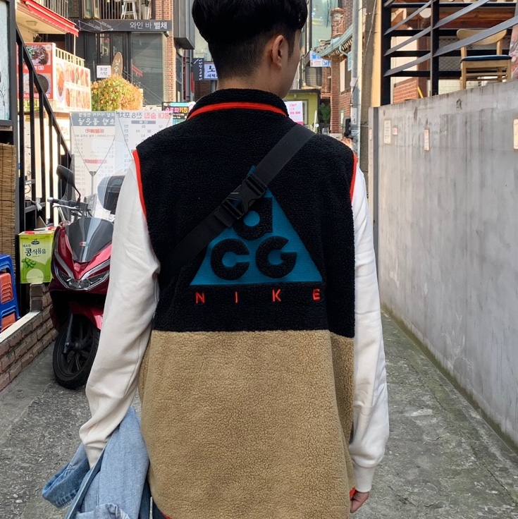 Nike ACG Vest Black Parachute Beige Geode Teal - US/EU, Nike x Tom Sachs Mars Yard Overshoe 3.0 착용 스타일 - 3