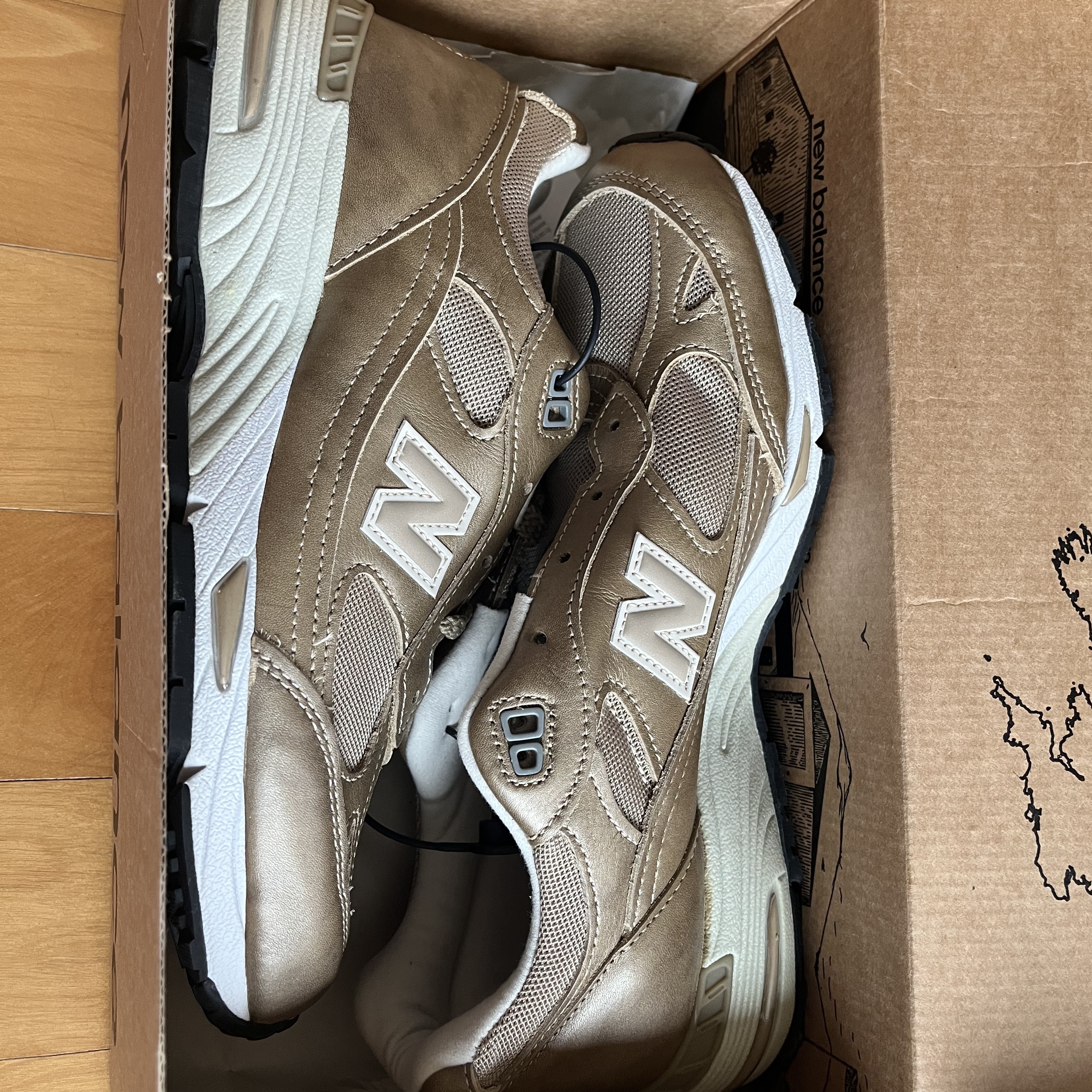 (W) New Balance 991 Made in UK Gold 착용 스타일 - 2