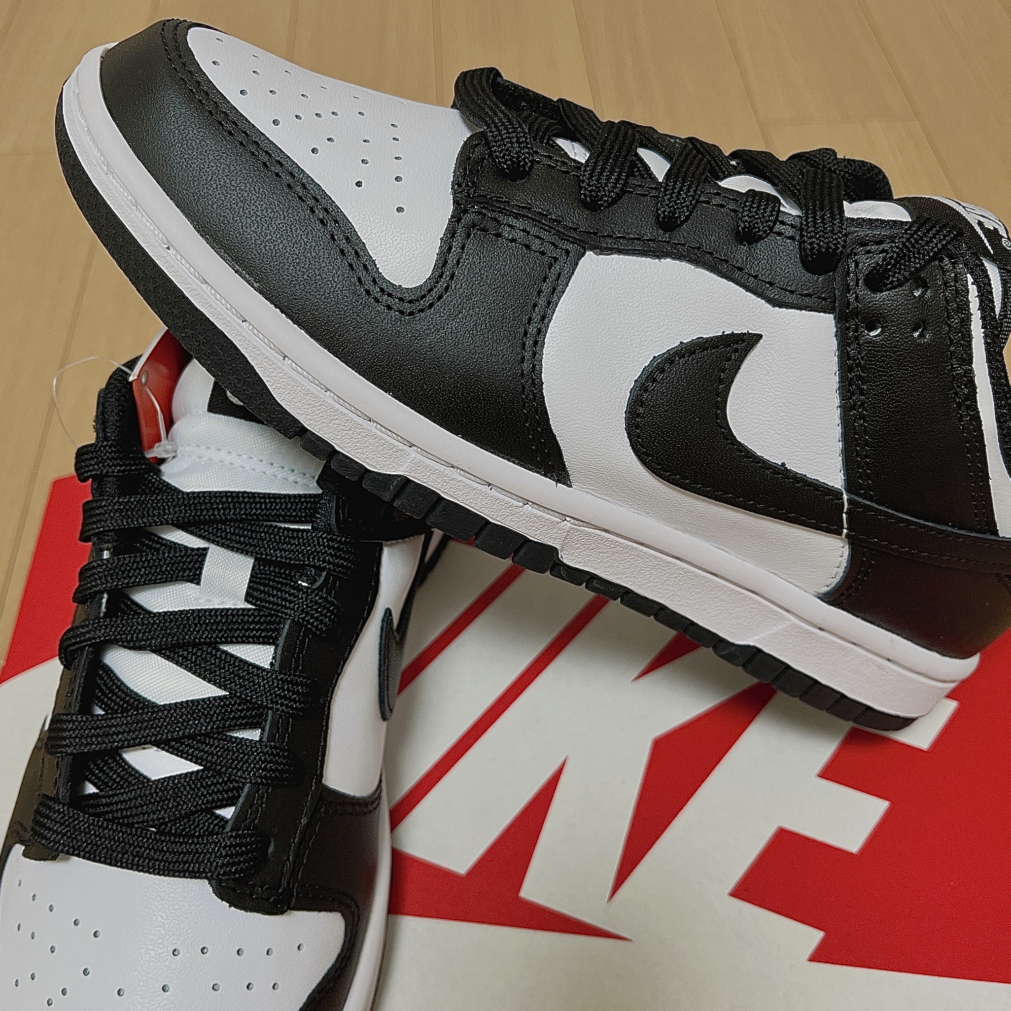 (W) Nike Dunk Low Black 착용 스타일 - 2