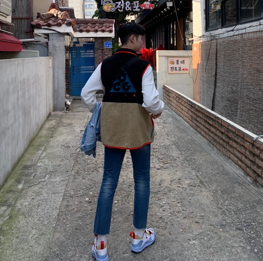Nike ACG Vest Black Parachute Beige Geode Teal - US/EU, Nike x Tom Sachs Mars Yard Overshoe 3.0 착용 스타일 - 2
