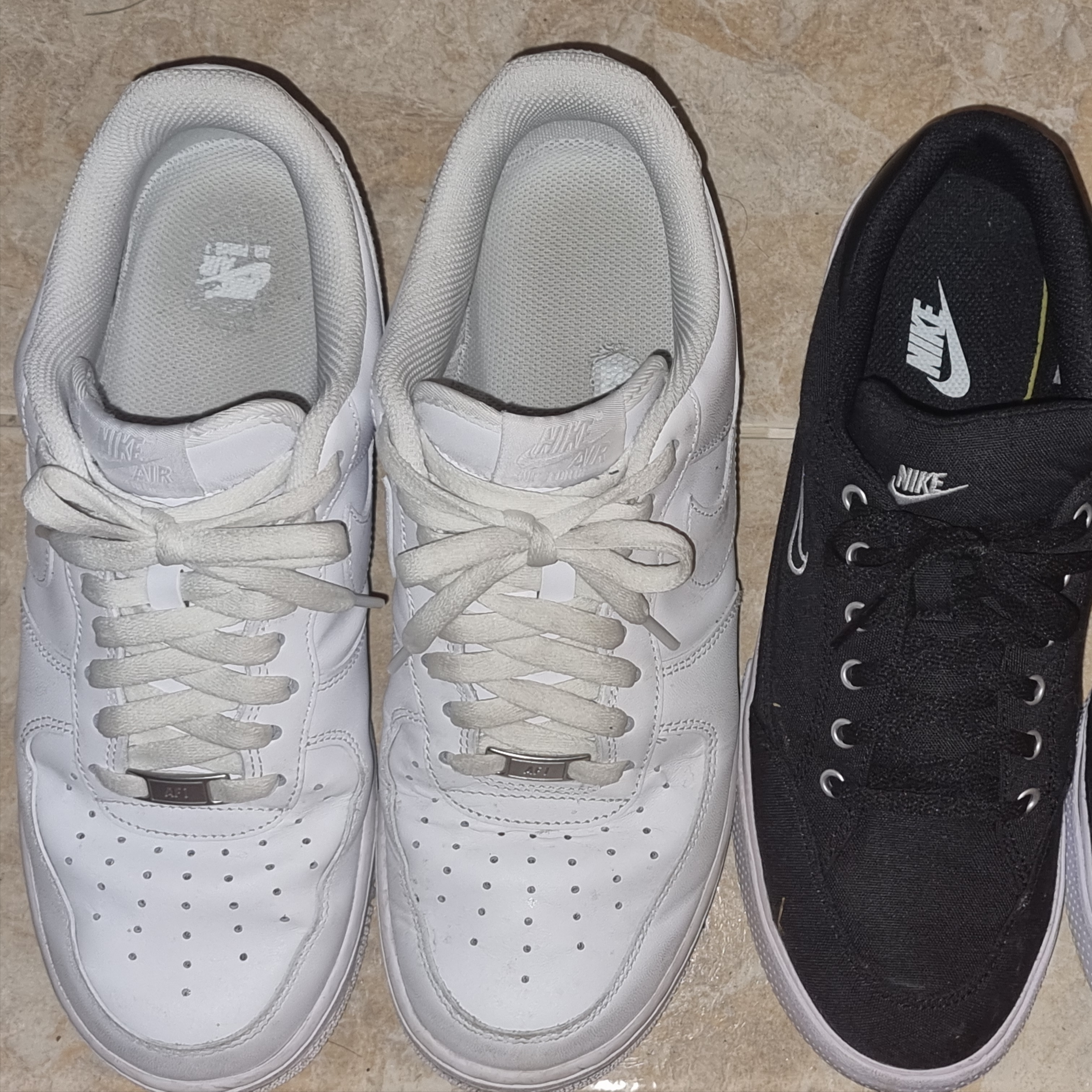 Jordan 1 Mid White Black Tie-Dye, Jordan 1 Retro High OG Hyper Royal 착용 스타일 - 2