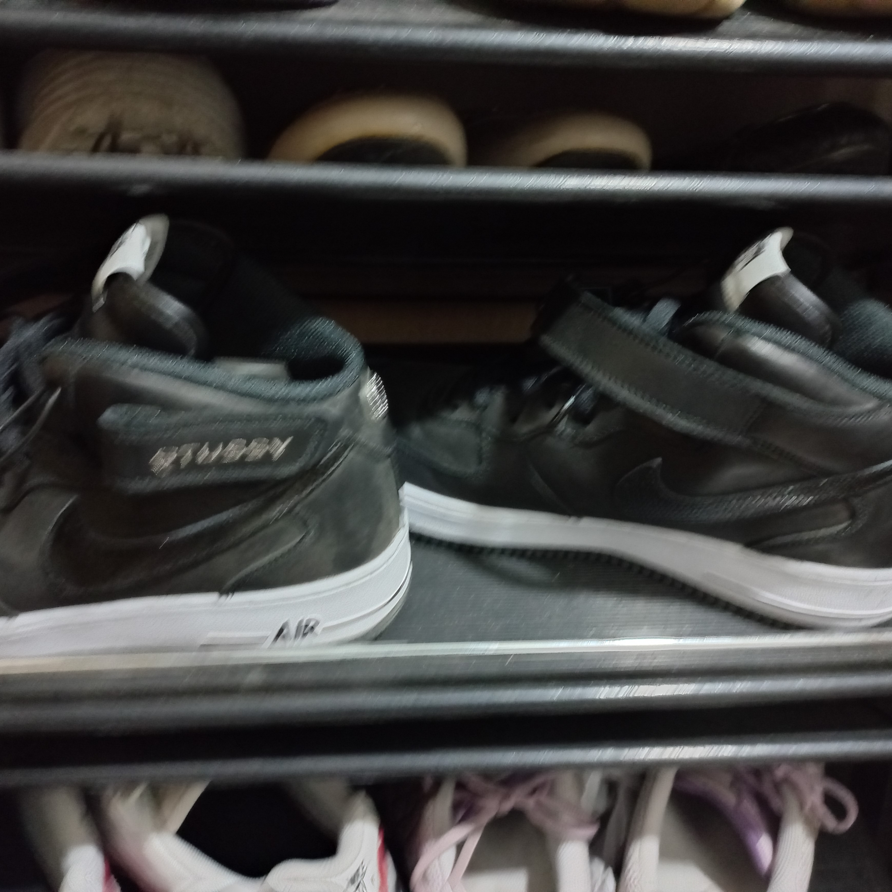 Nike x Stussy Air Force 1 '07 Mid SP Black 착용 스타일