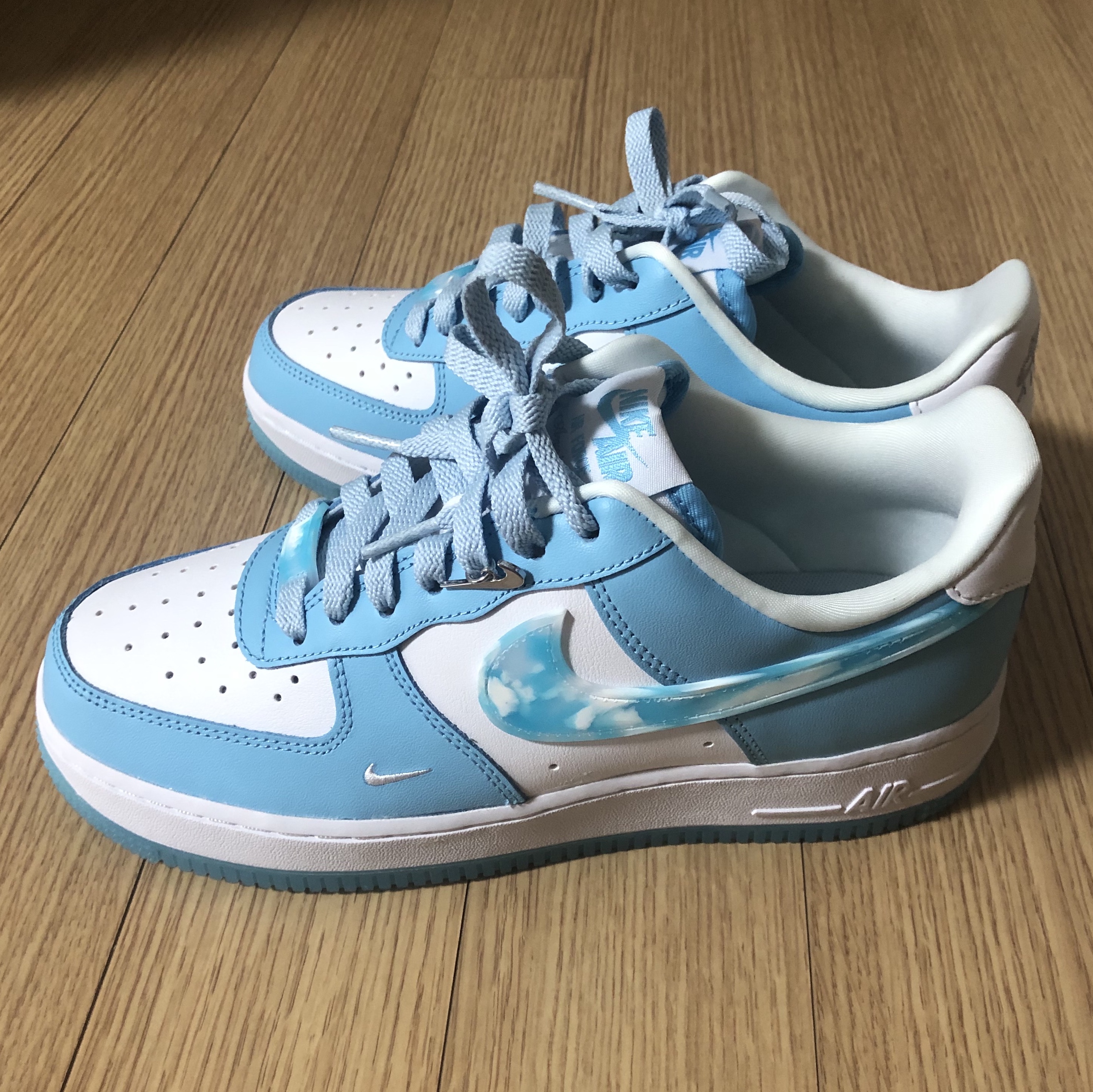 (W) Nike Air Force 1 '07 LX Celestine Blue 착용 스타일 - 1