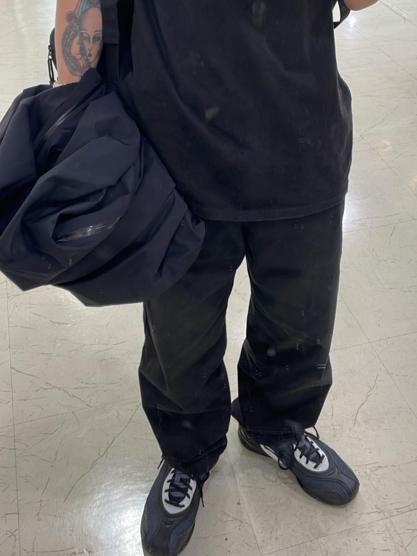 Arc'teryx Beta LT Jacket Black, Asics x Kiko Kostadinov Gel-Sokat 2 Carrier Grey 착용 스타일 - 3
