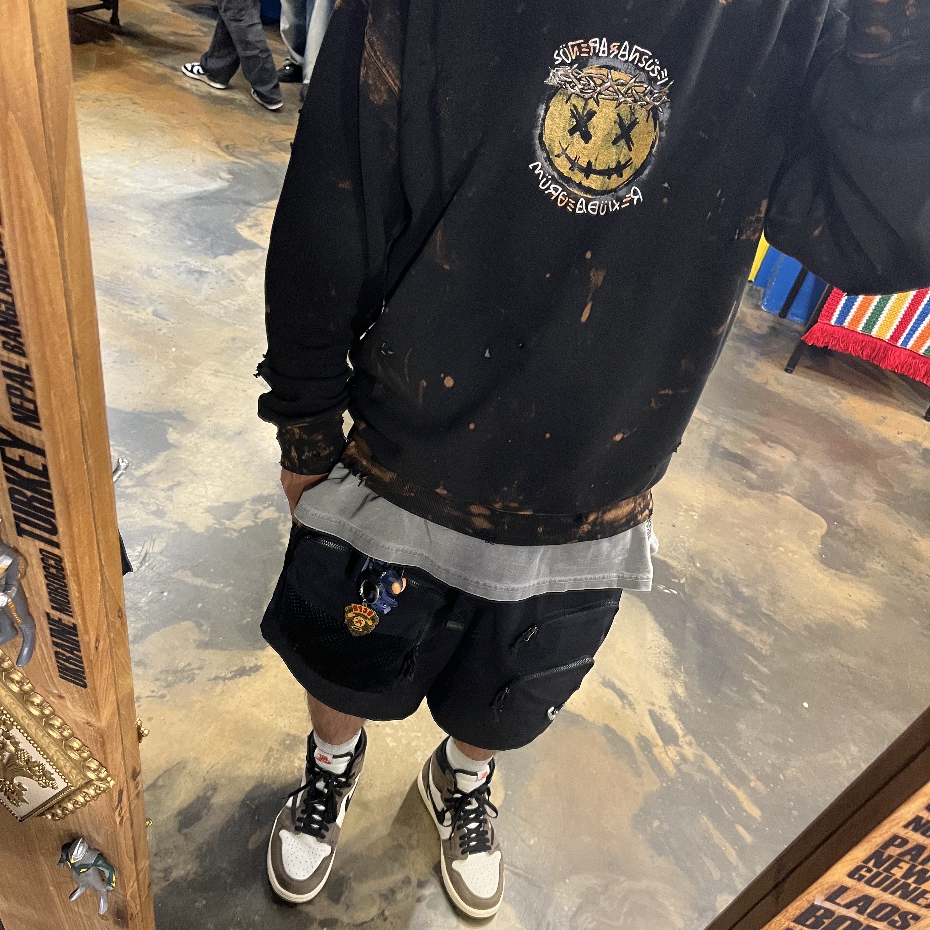 Nike ACG Cargo Shorts Black - Asia, Jordan 1 x Travis Scott Retro High OG SP Mocha 착용 스타일