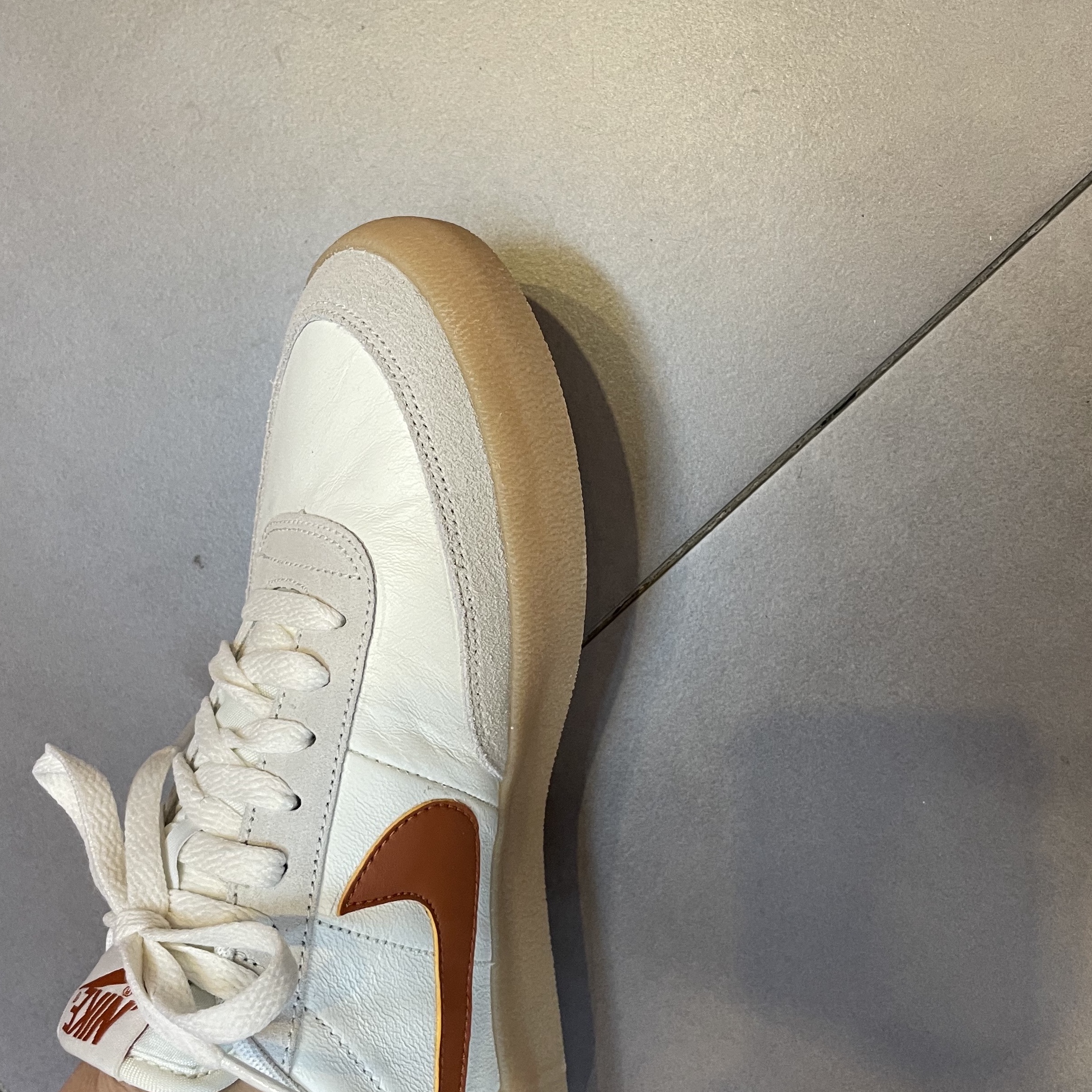 Nike Killshot 2 Leather Sail Desert Orange 착용 스타일