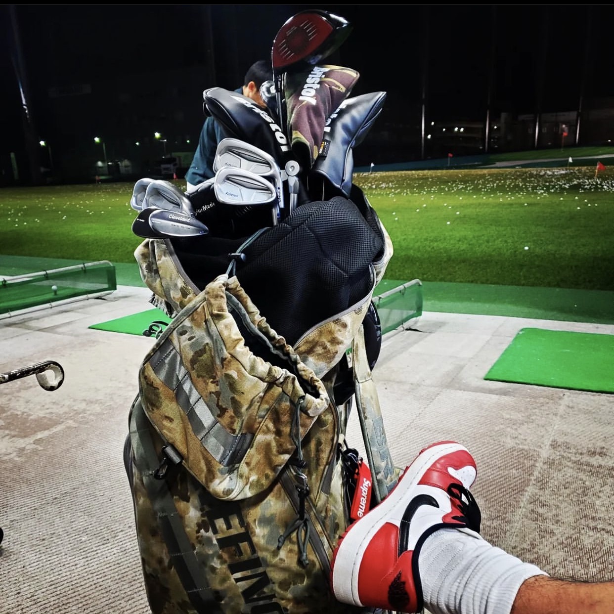 Jordan 1 Low Golf Chicago 착용 스타일 - 3