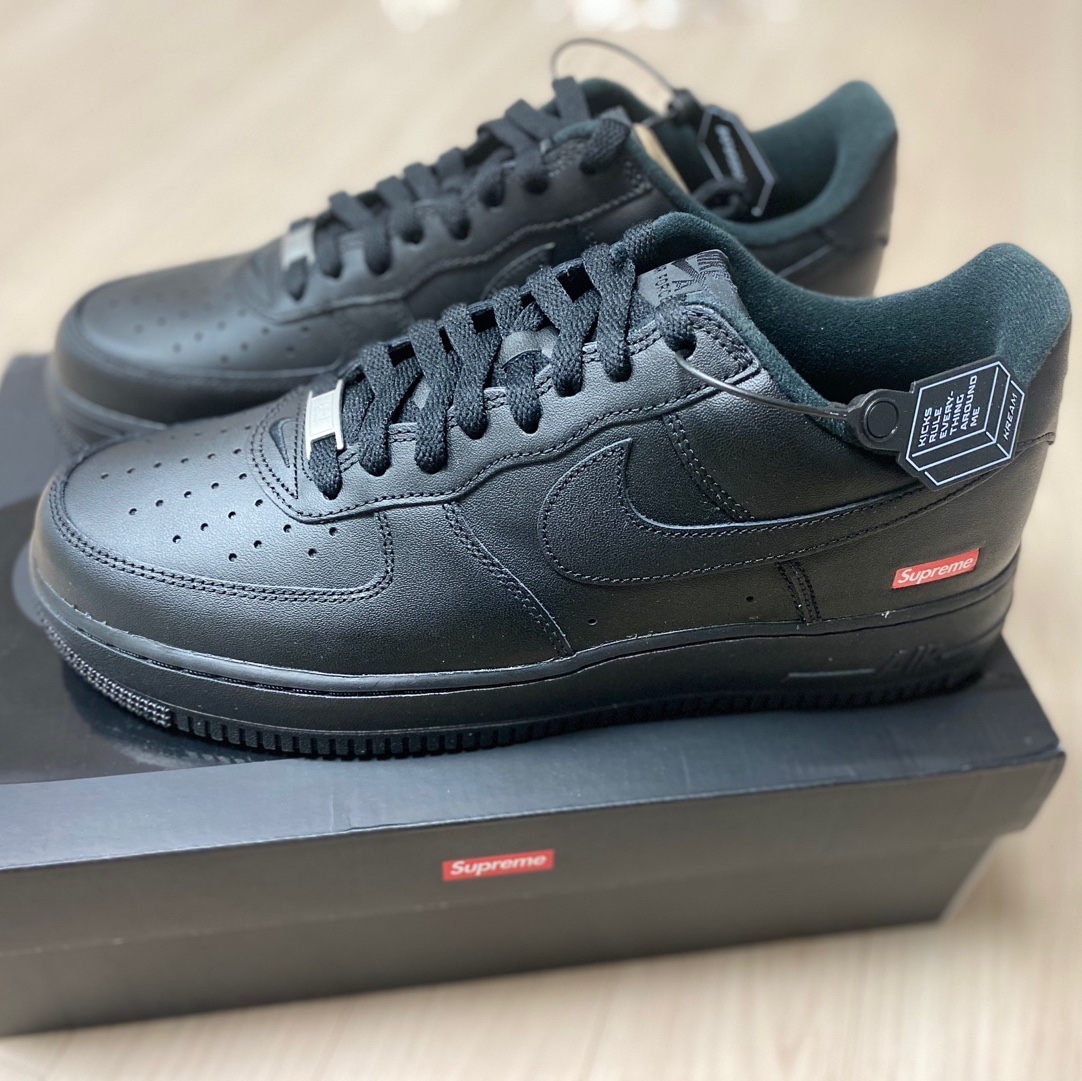 Nike x Supreme Air Force 1 Low Black 착용 스타일