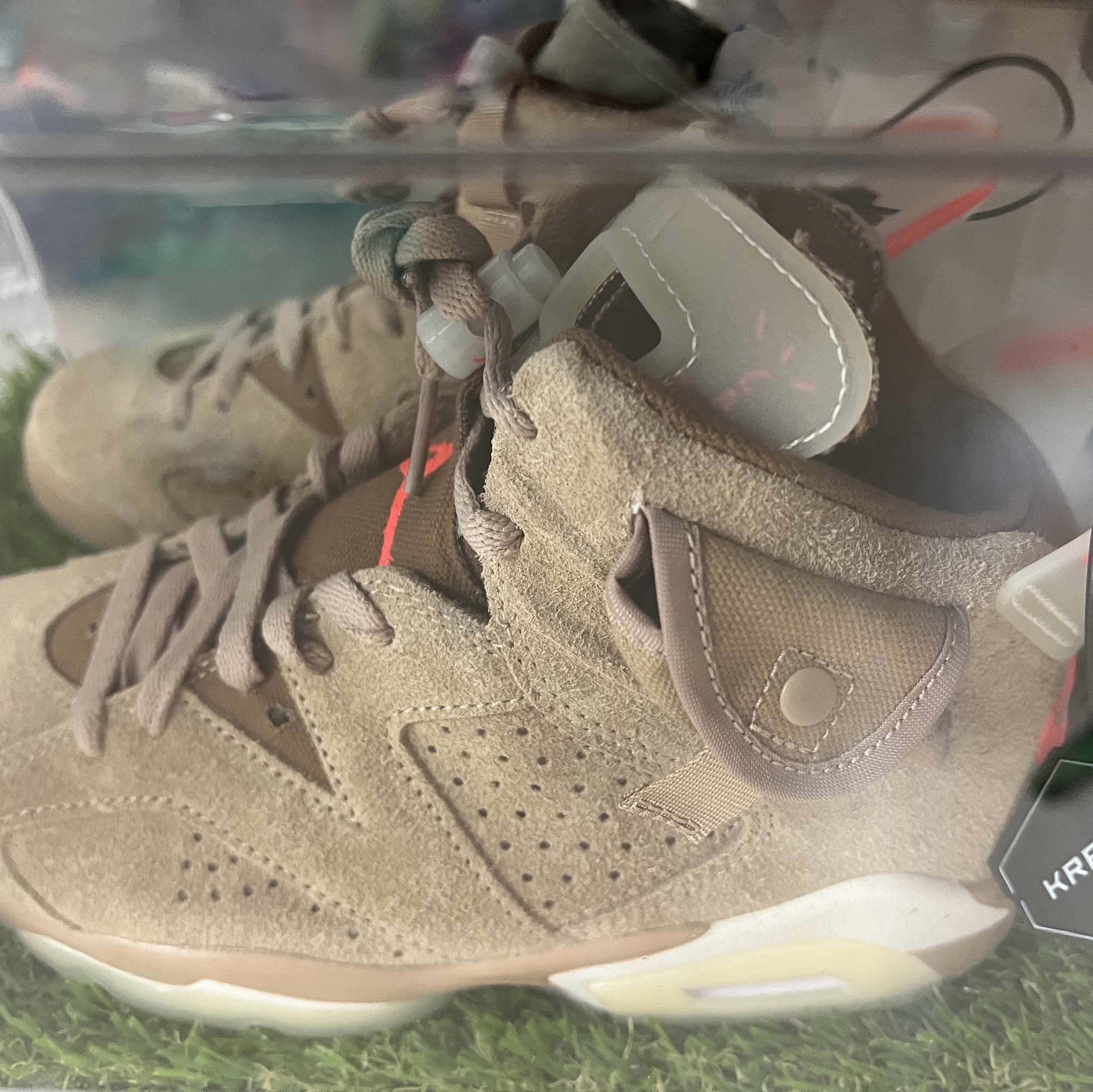 Jordan 6 x Travis Scott Retro SP British Khaki 착용 스타일 - 2